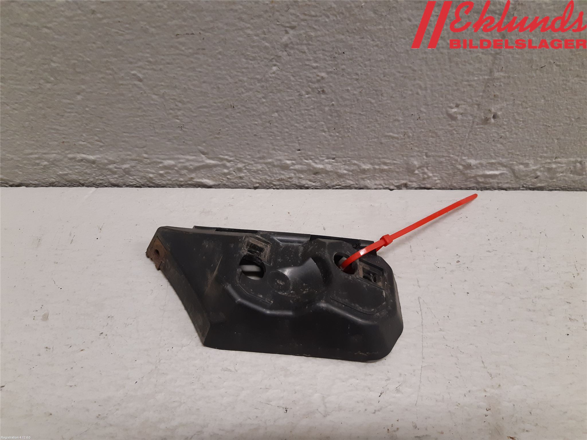 Volvo V50 08-12 Stötfångarfäste Fram Vä