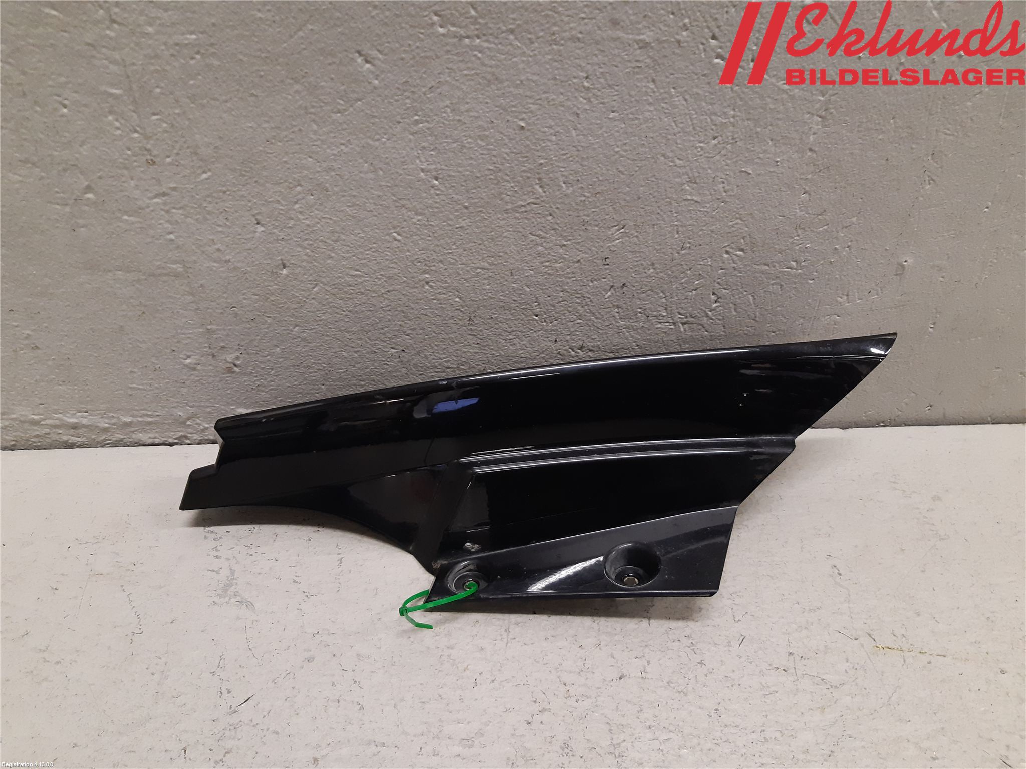 Nissan X-TRAIL 14-21 Spoiler Baklucka