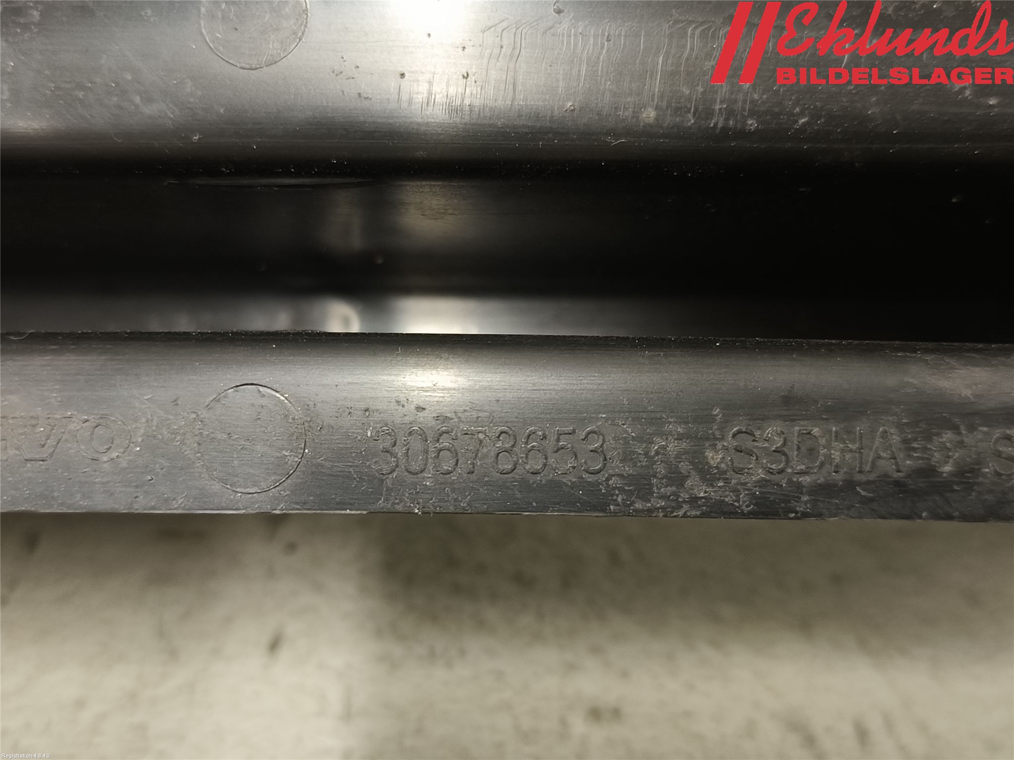 Volvo V70 14-16 Stötfångardel Bak Mitt