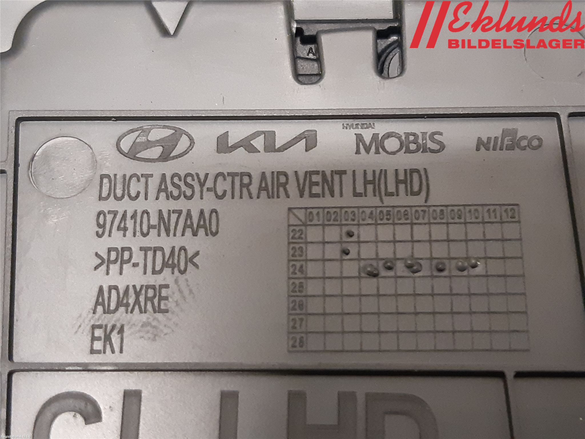 Hyundai TUCSON 05- Defrosterkanal-Munstycke