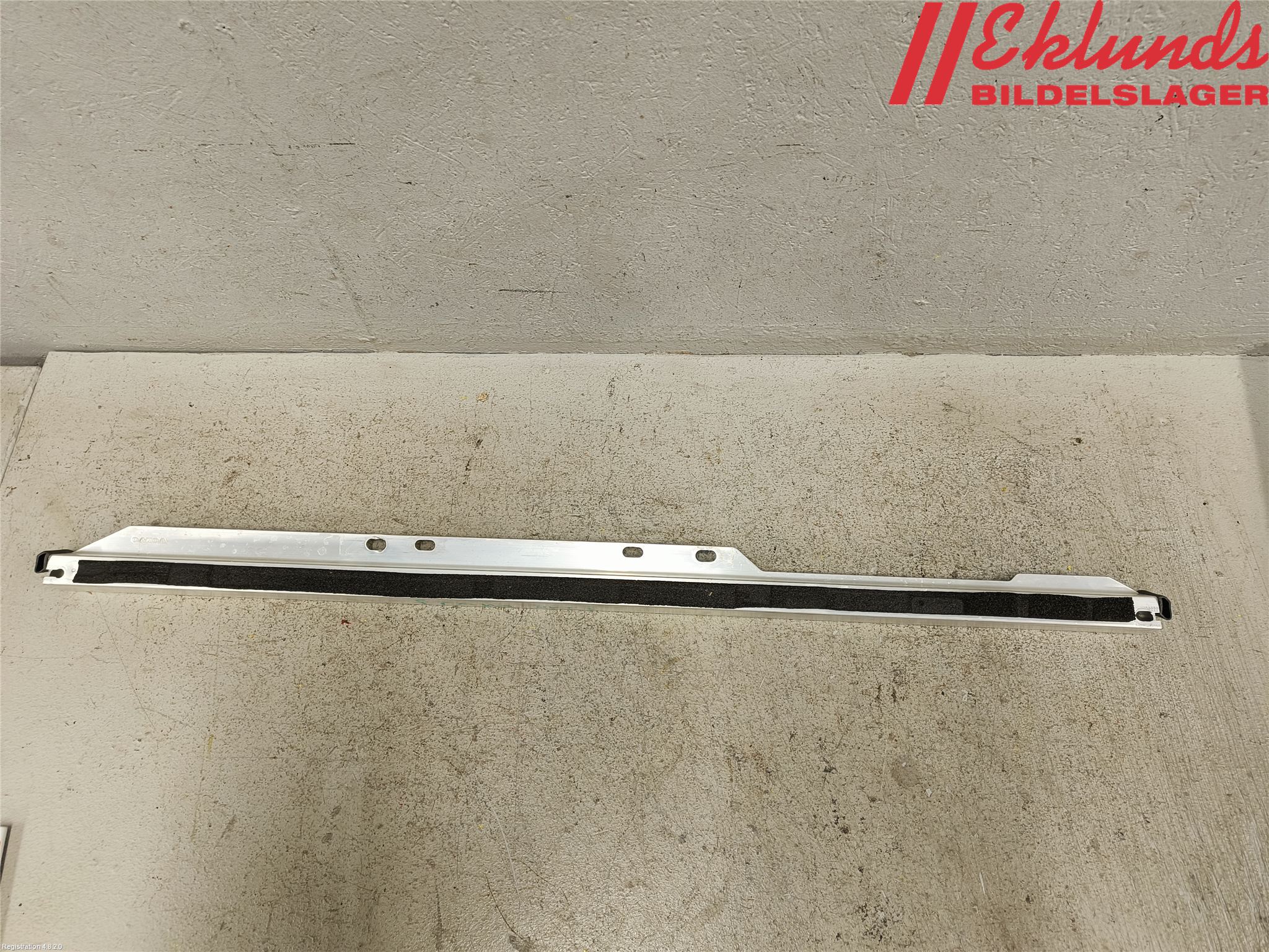 Volvo XC90/RECHARGE 16- Fjäderbensstag