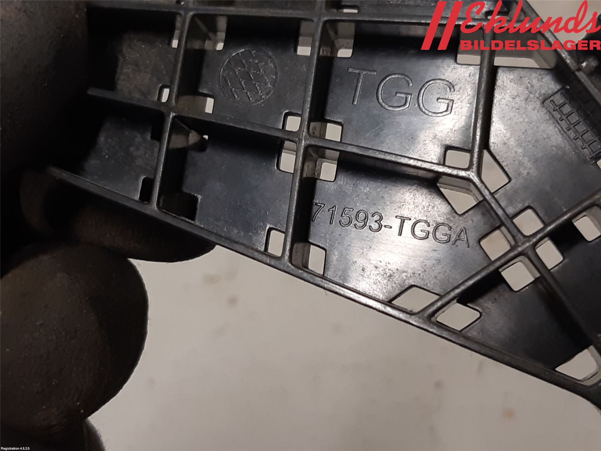Honda CIVIC 17-22 Stötfångarfäste Bak Hö