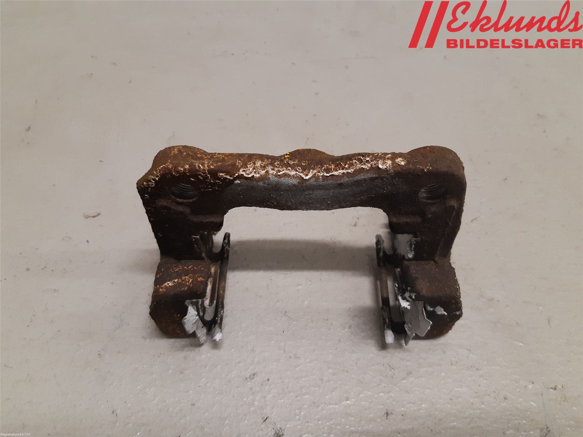 Toyota RAV4 13-18 Bromsokshållare