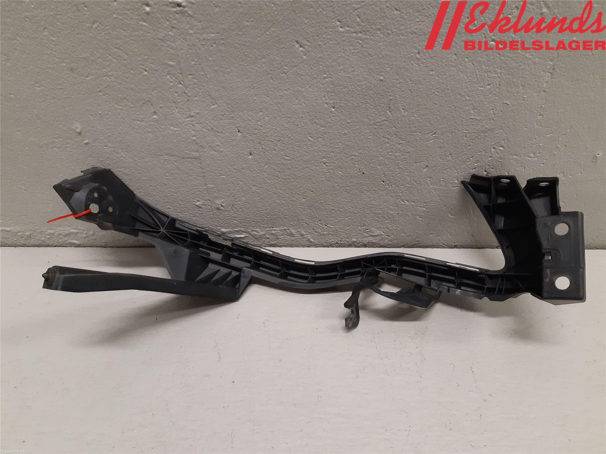 Subaru XV 12-17 Stötfångarfäste Fram Vä