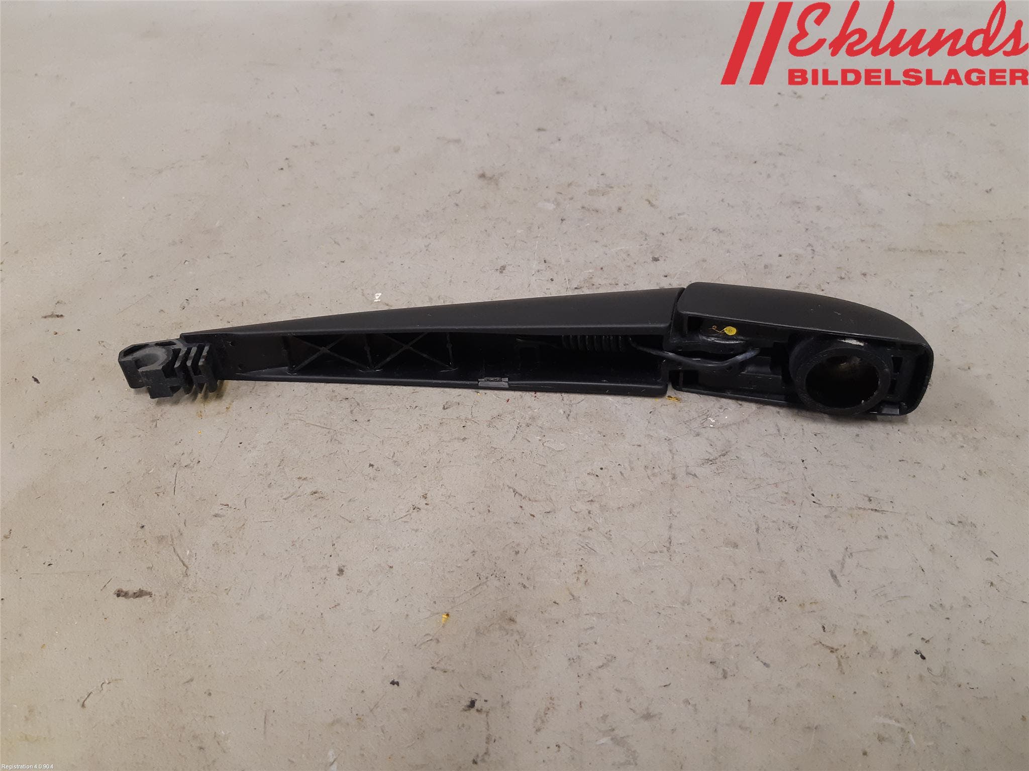 Toyota RAV4 19- Torkararm-Bakruta