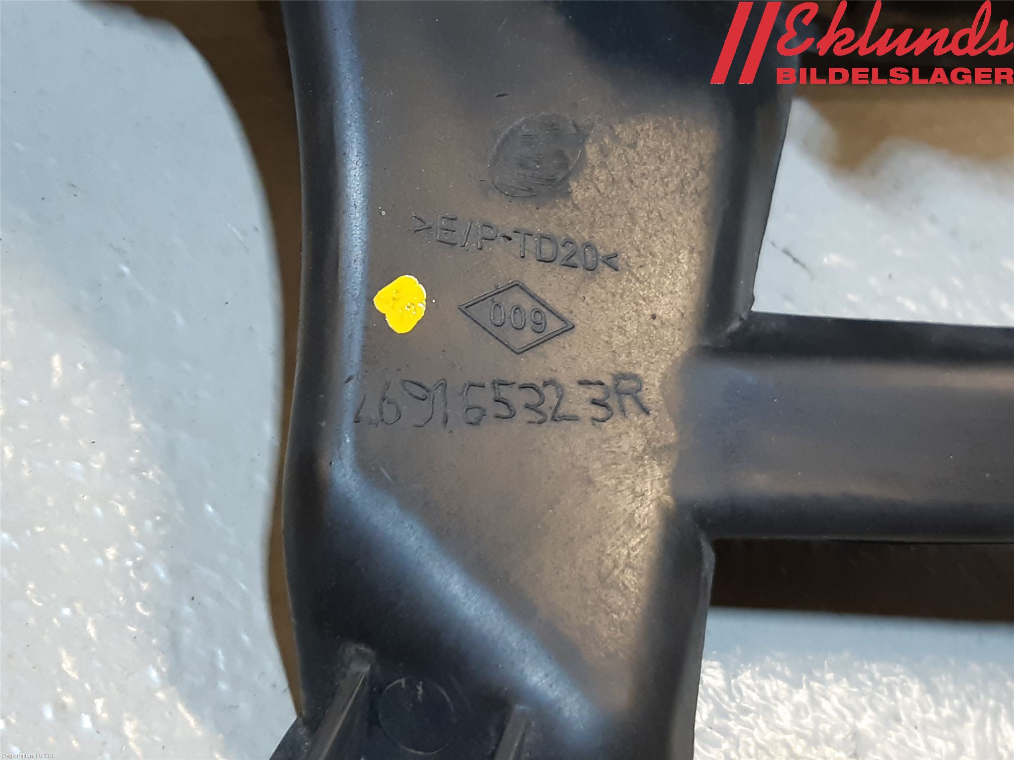 Renault CLIO III  06-09 Dimljussarg Fram