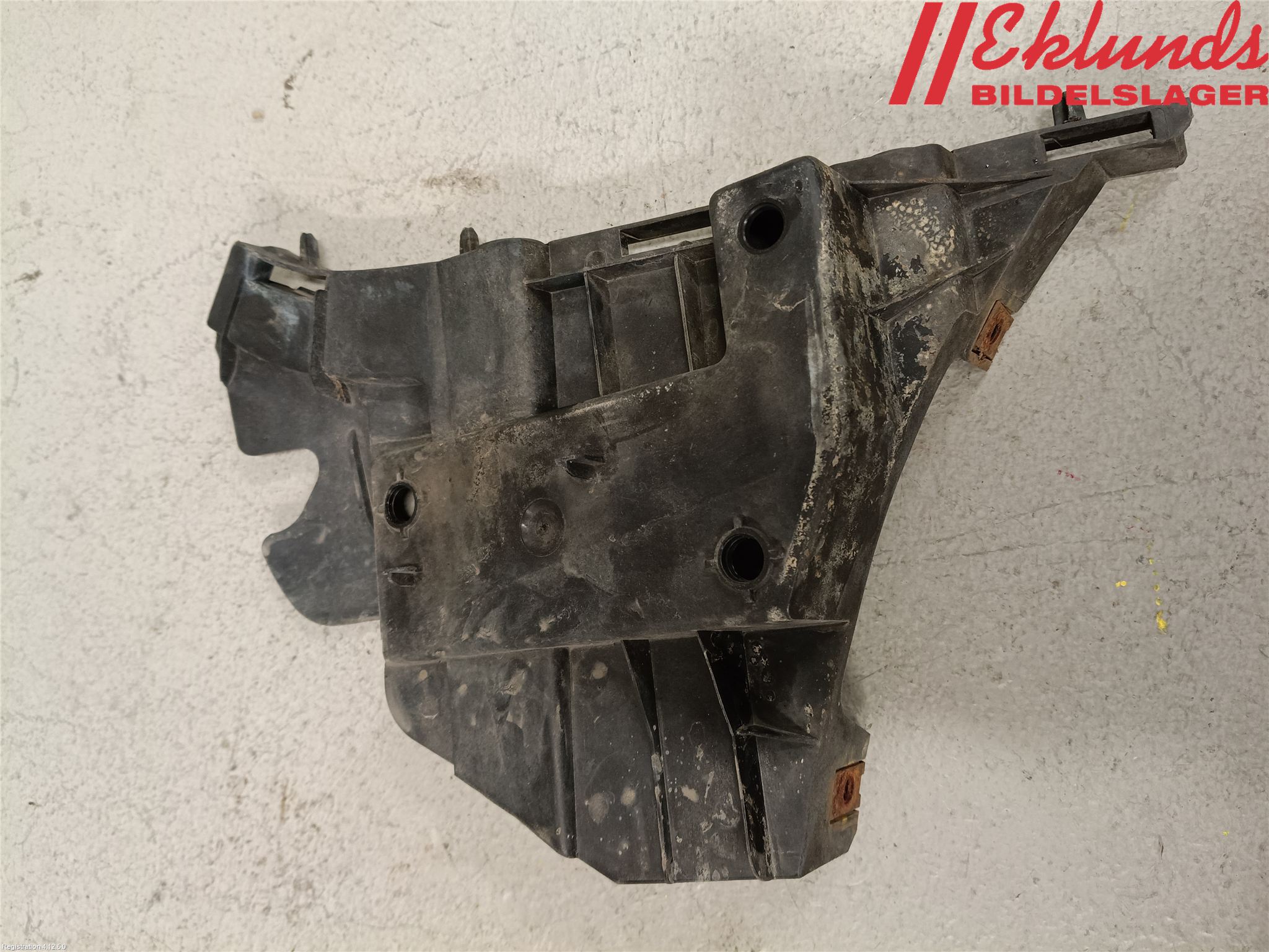 Volvo V70 08-13 Stötfångarfäste Fram Hö