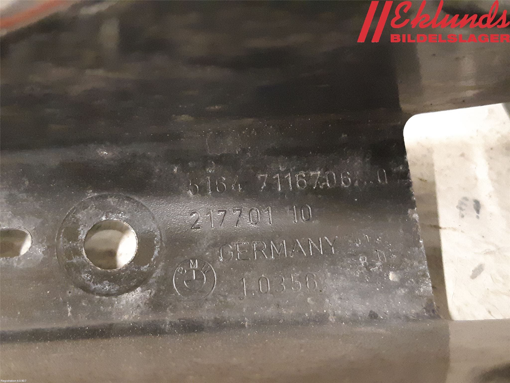 BMW 3 E90/91 SED/TOU 05-12 Frontplåt