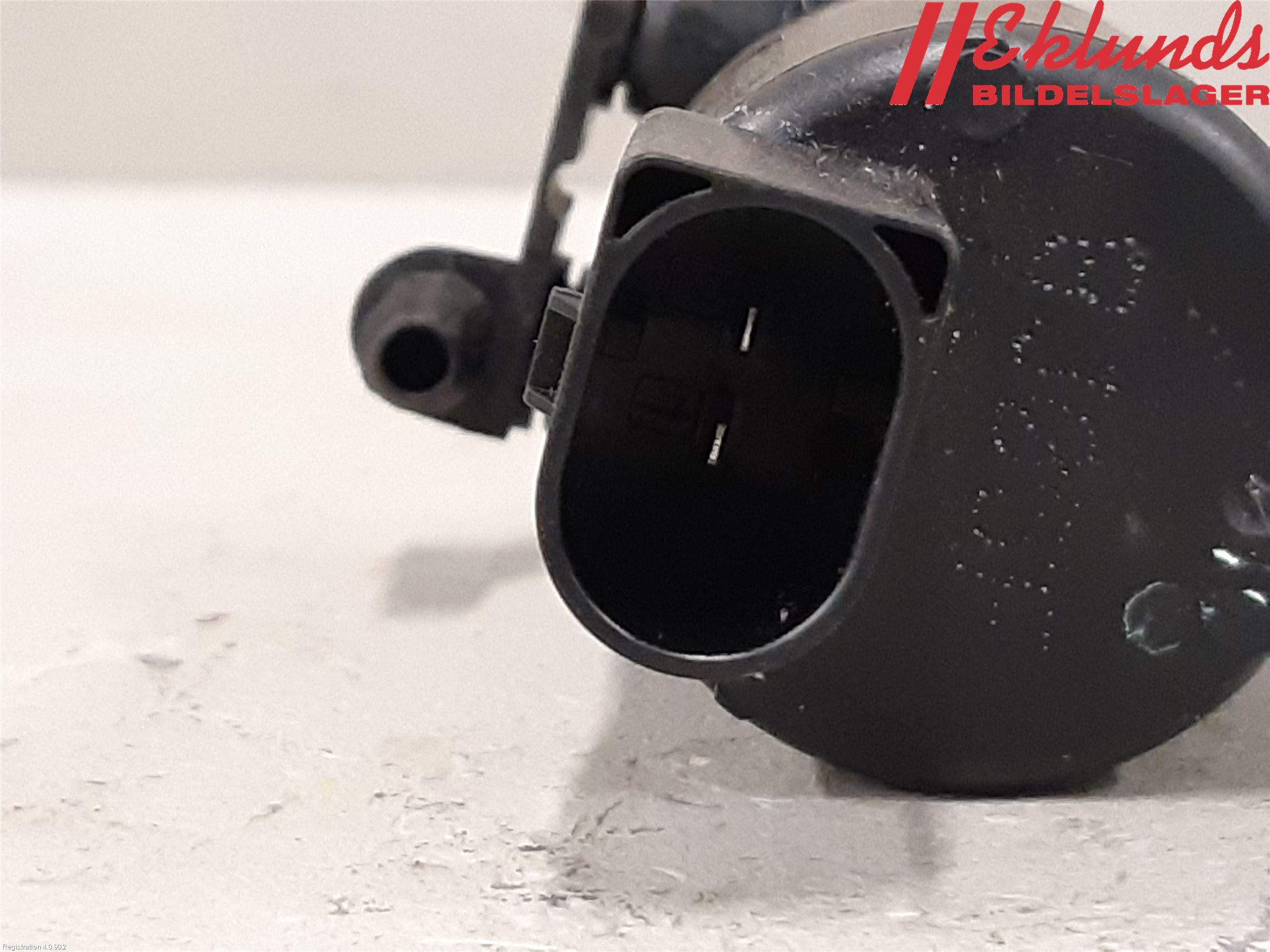 Volvo S60 19- Spolarpump Vindruta