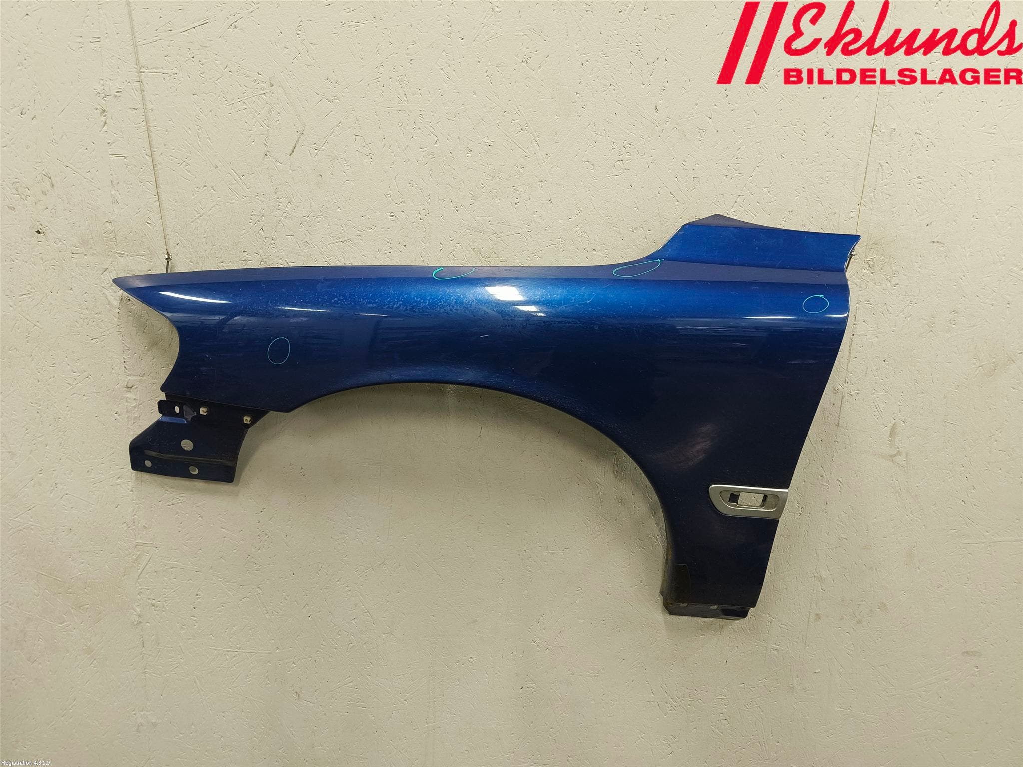 Volvo V70 05-08 Skärm Fram Vänster