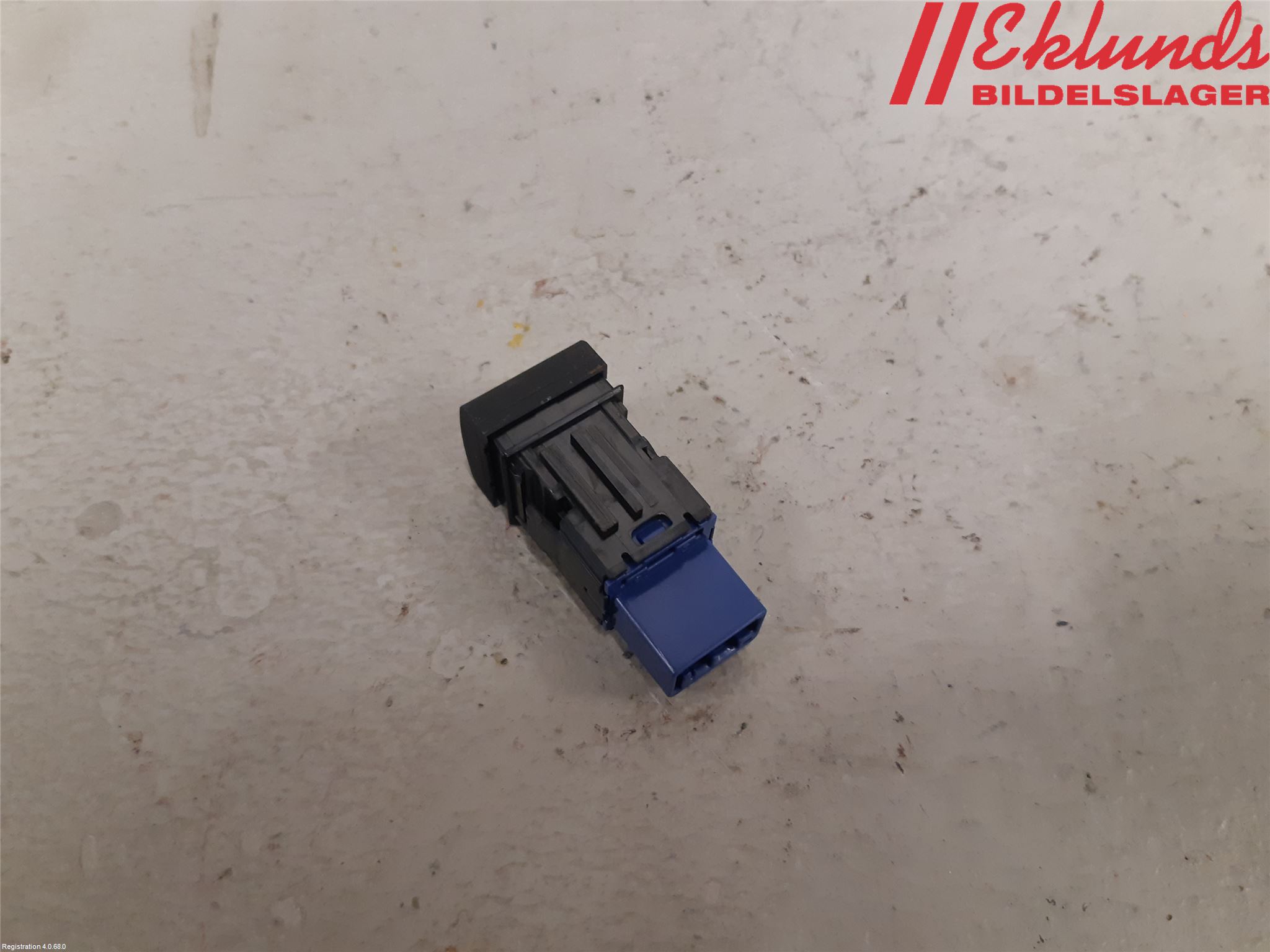 Toyota YARIS XP130 15-20 Strömställare Övrigt