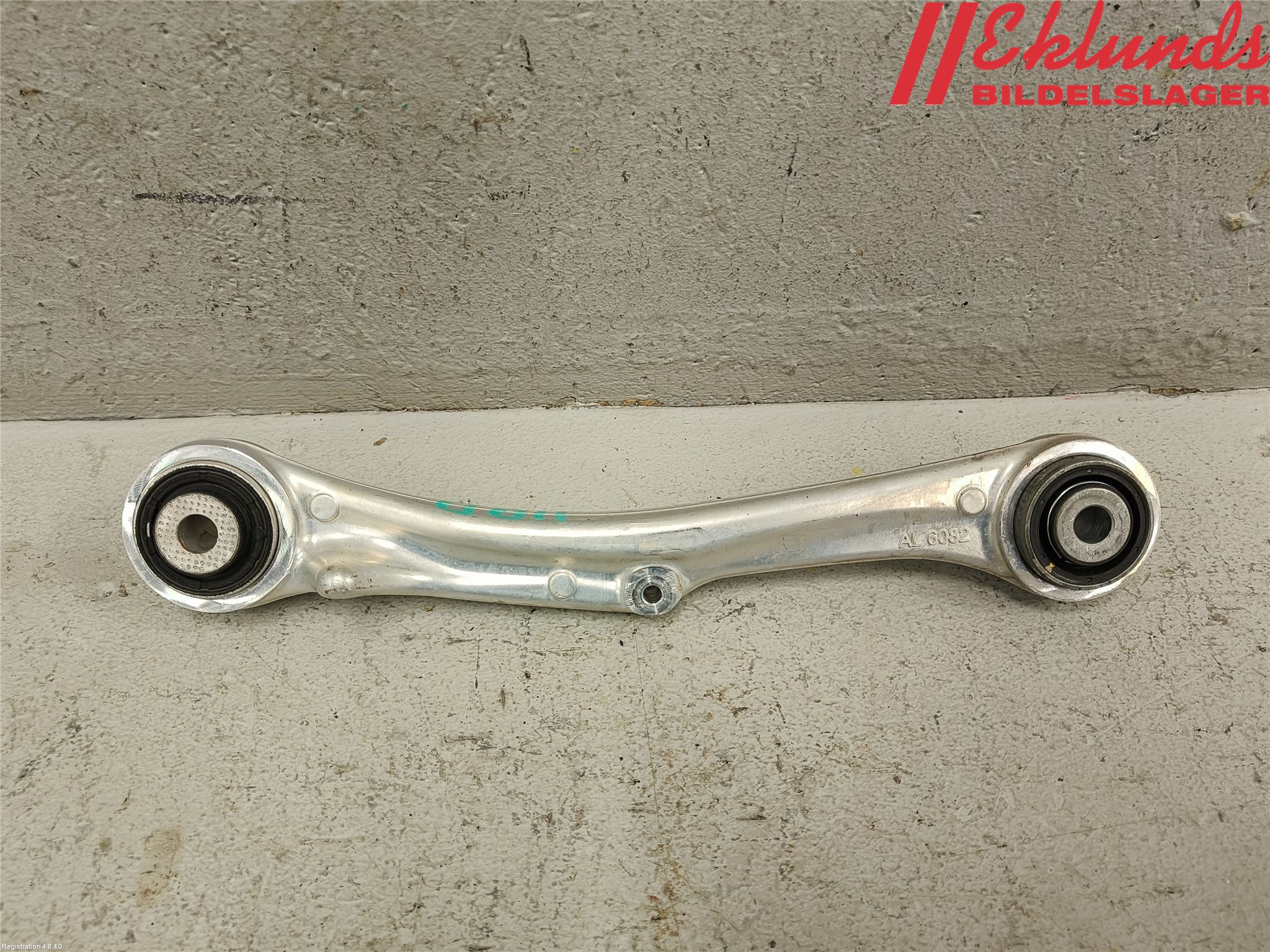 Tesla MODEL S 13- Bärarm Bak Övre Höger