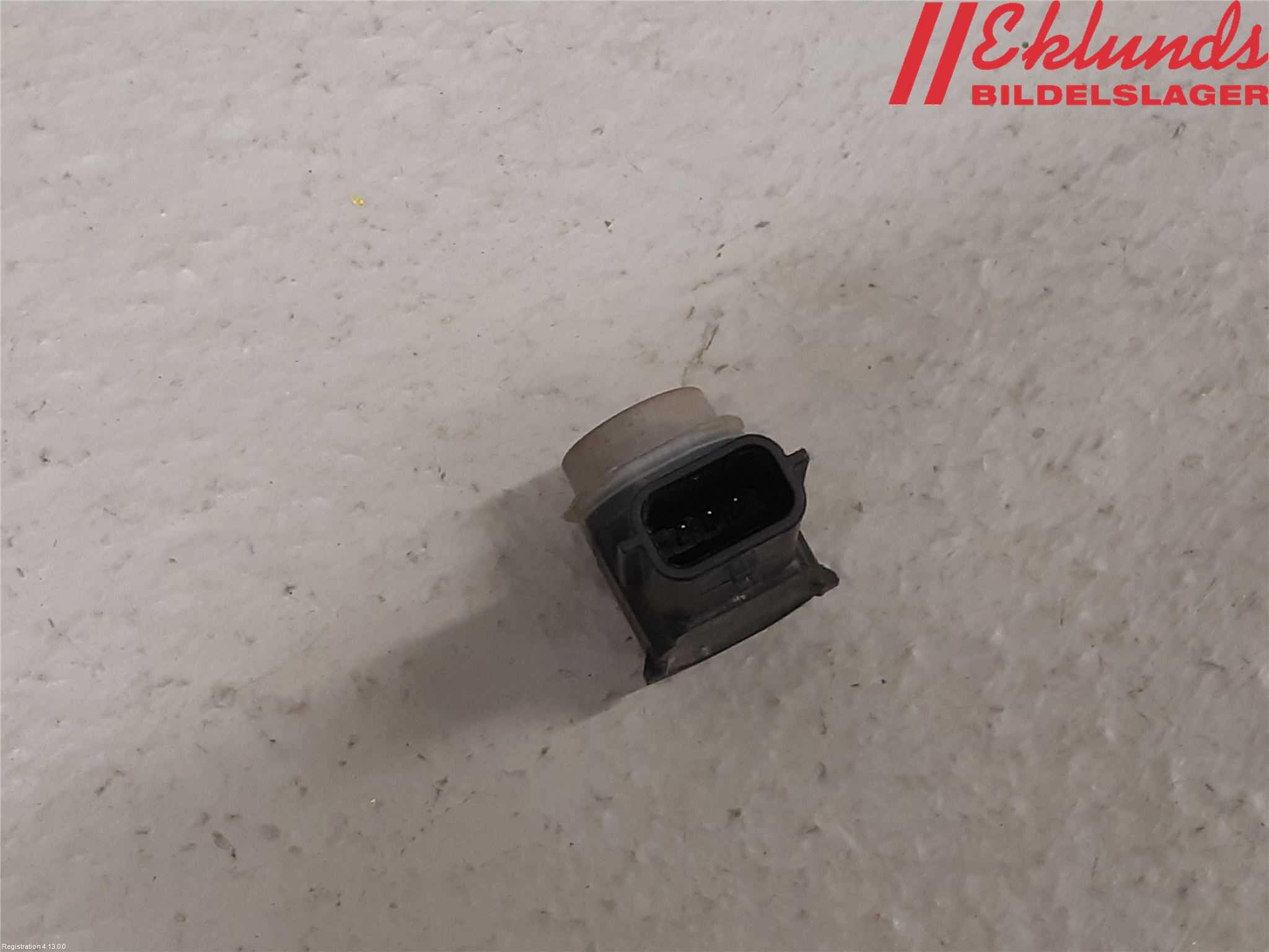 Nissan X-TRAIL 14-21 Parkeringshjälp Frontsensor