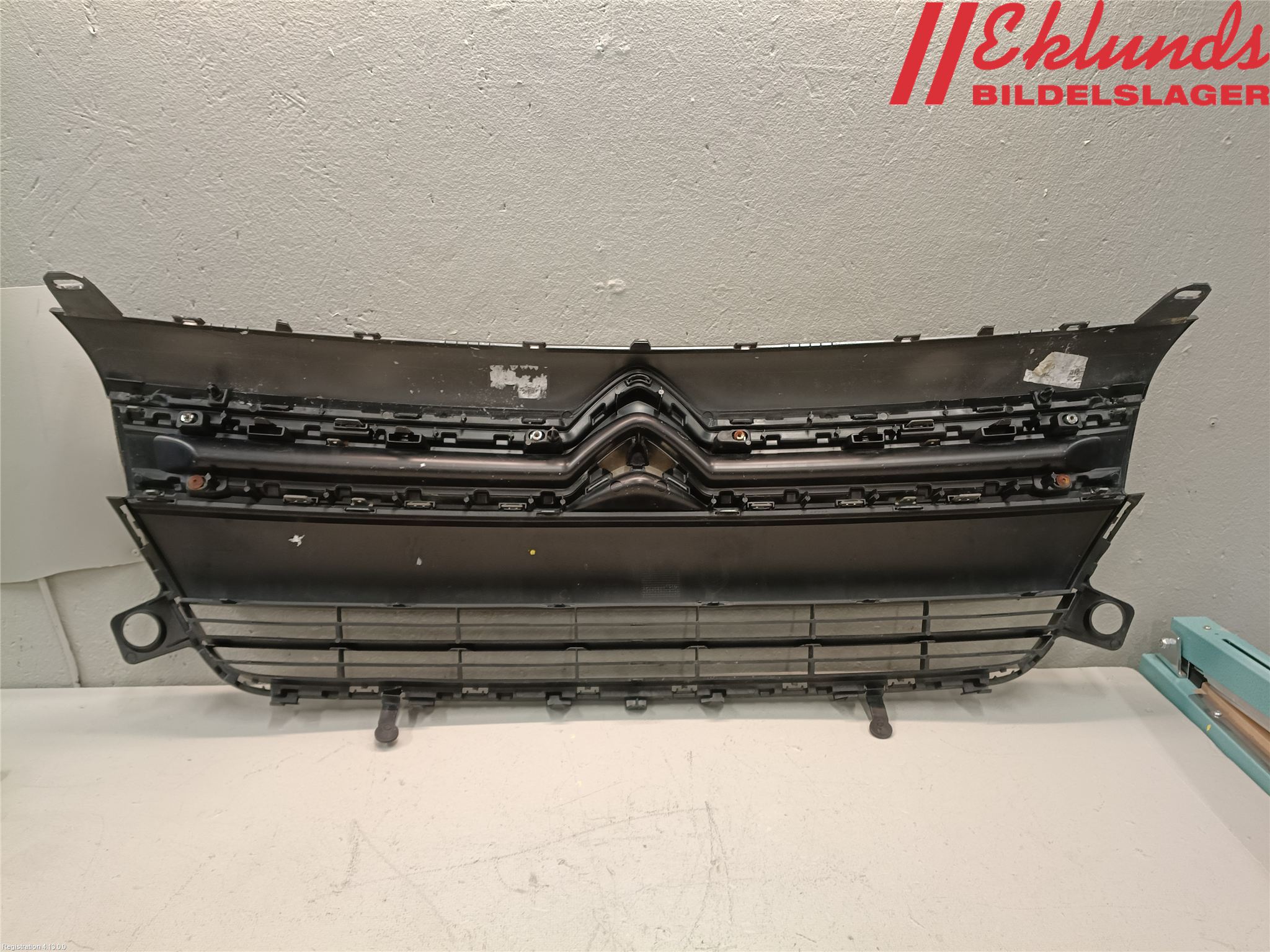 Citroen BERLINGO 08-18 Grill Komp