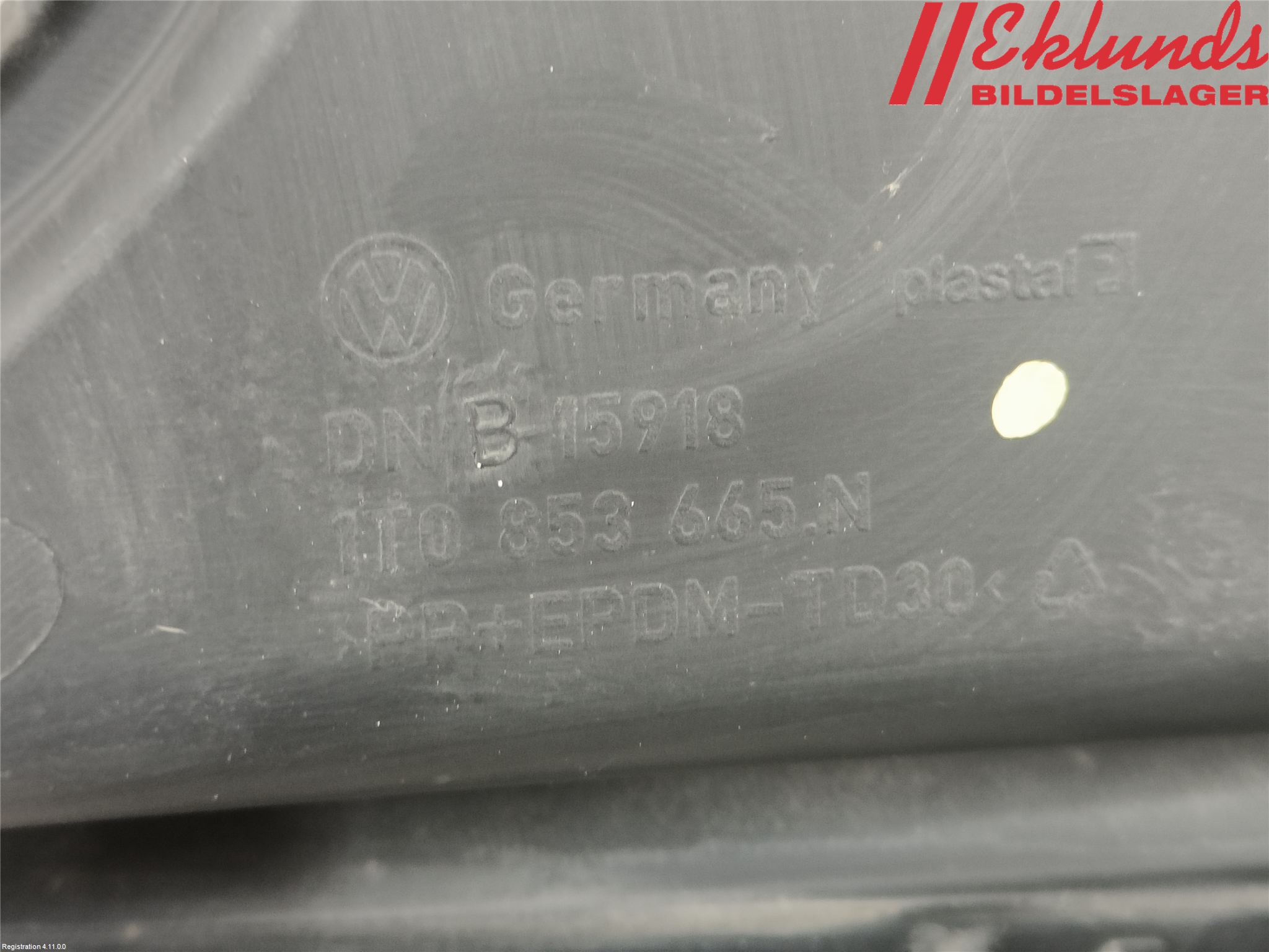 Volkswagen VW TOURAN 10-15 Dimljussarg Fram