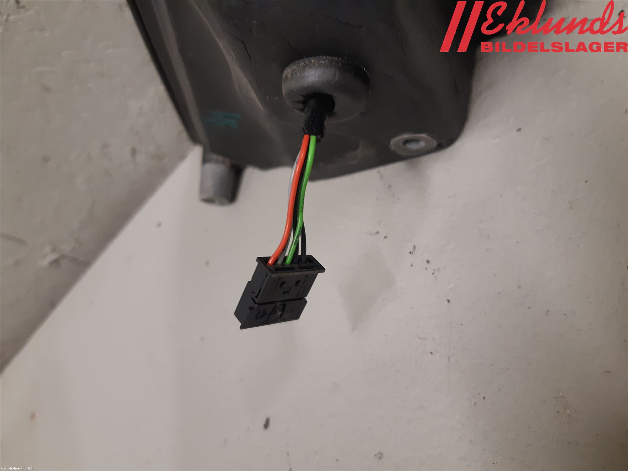 BMW X3 E83     03-10 Spegel Yttre El Hö