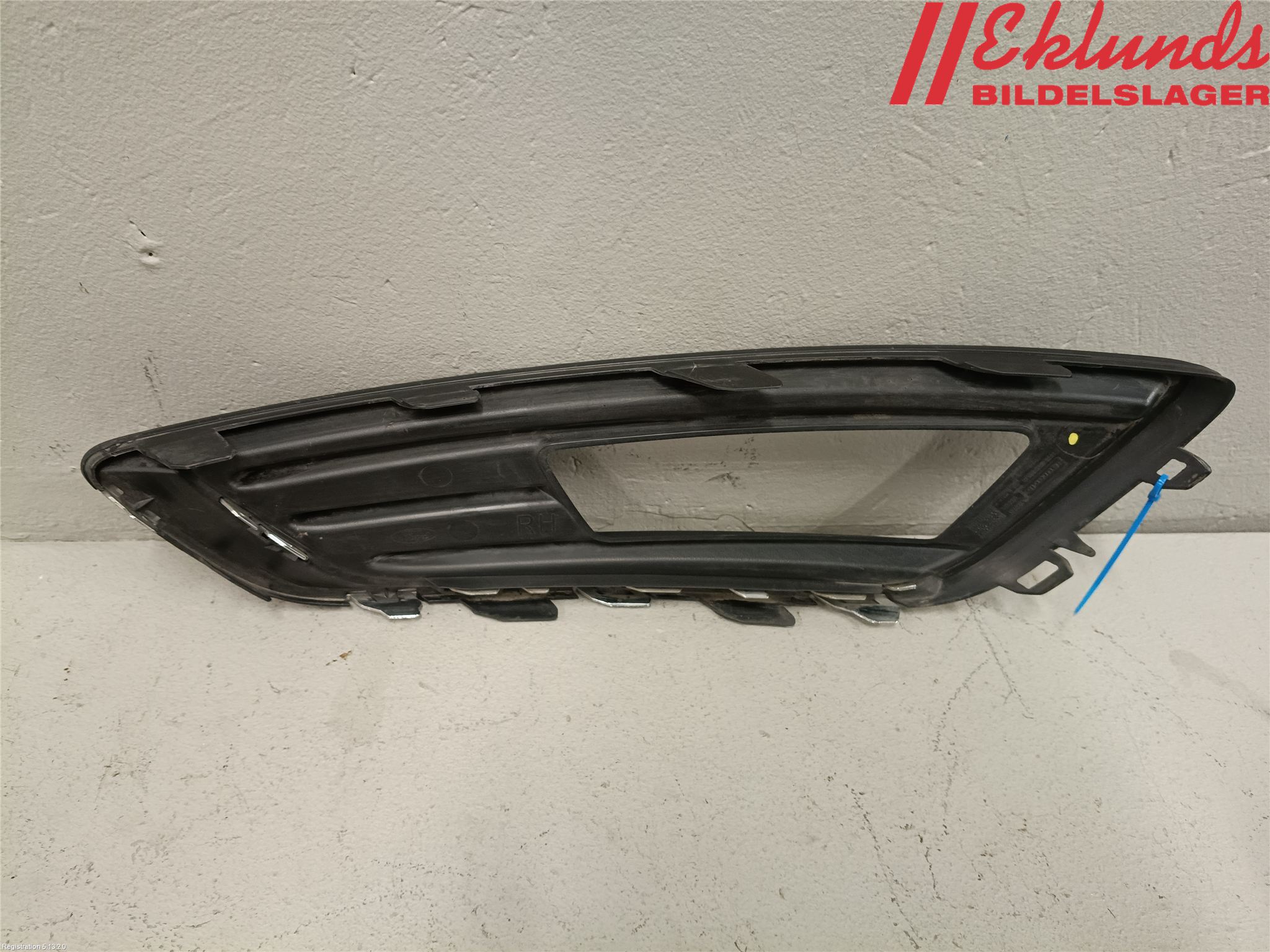 Ford FOCUS 15-18 Dimljussarg Fram