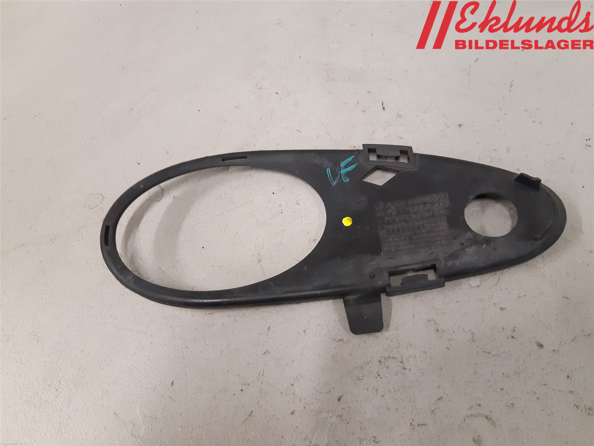Mercedes-Benz MB C (203) 00-07 Dimljussarg Fram