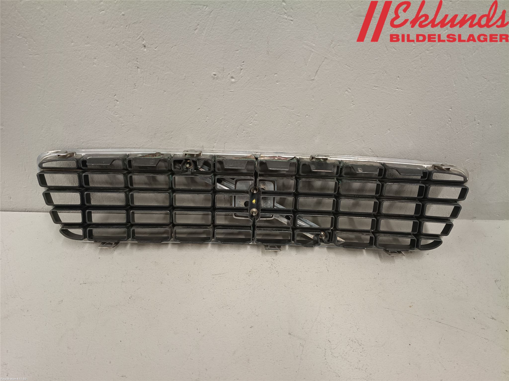 Volvo S60 01-04 Grill Komp