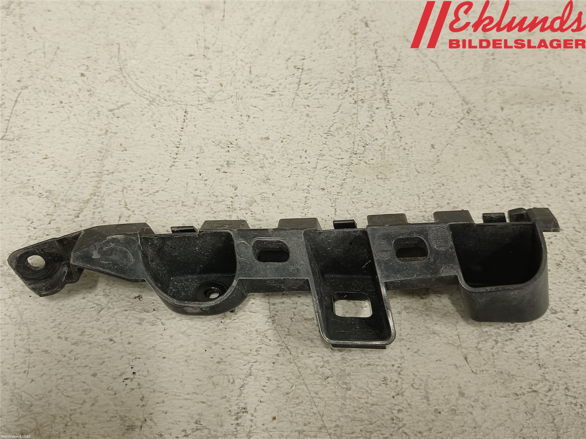Volkswagen VW PASSAT 11-14 Stötfångarfäste Fram Hö
