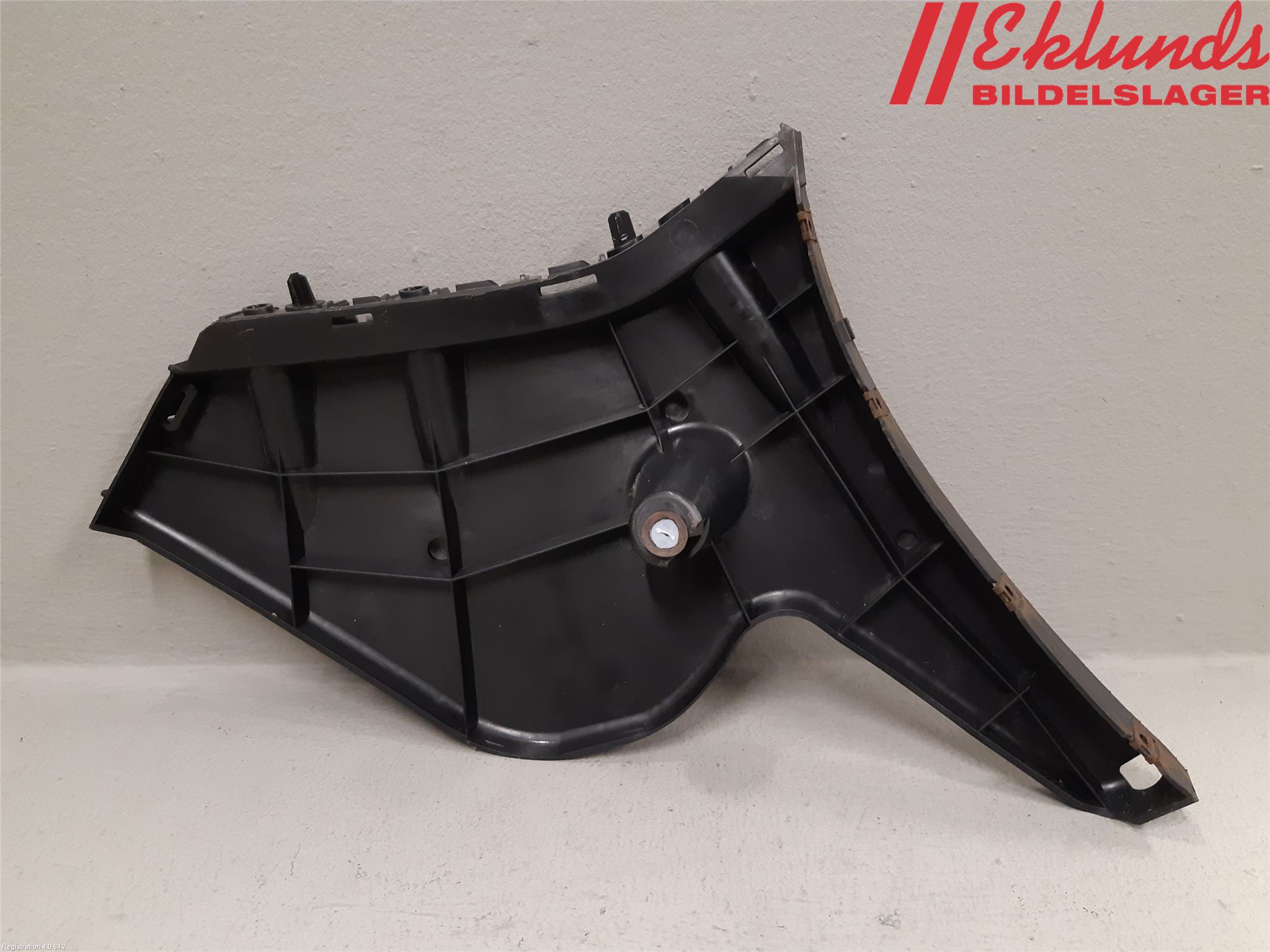 Volvo V60 11-13 Stötfångarfäste Bak Vä