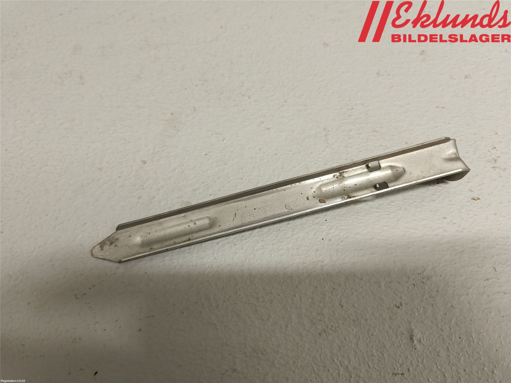 Volvo V70 08-13 Strålkast Fästsarg