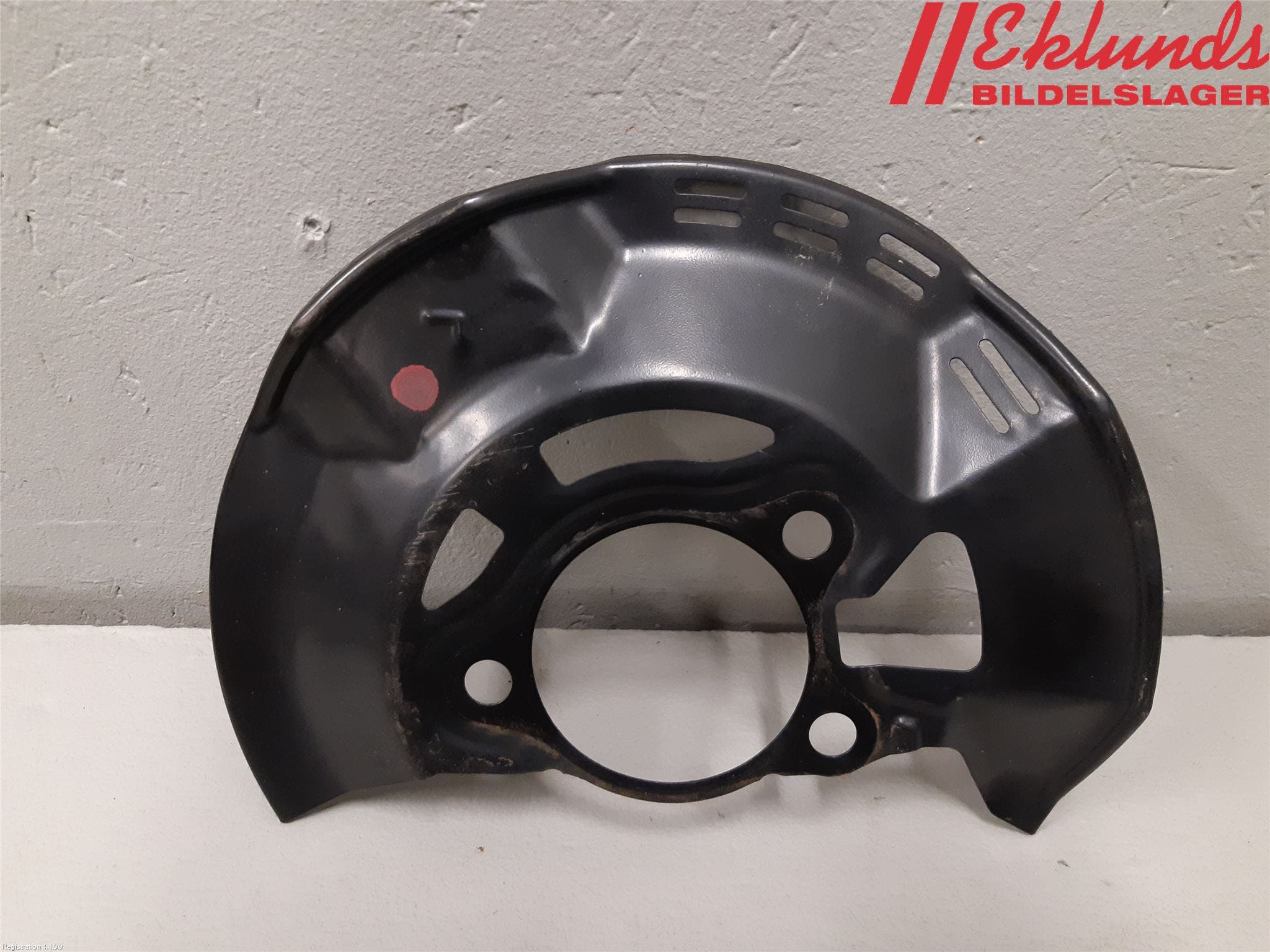 Toyota YARIS XP21 20- Bromssköld Fram