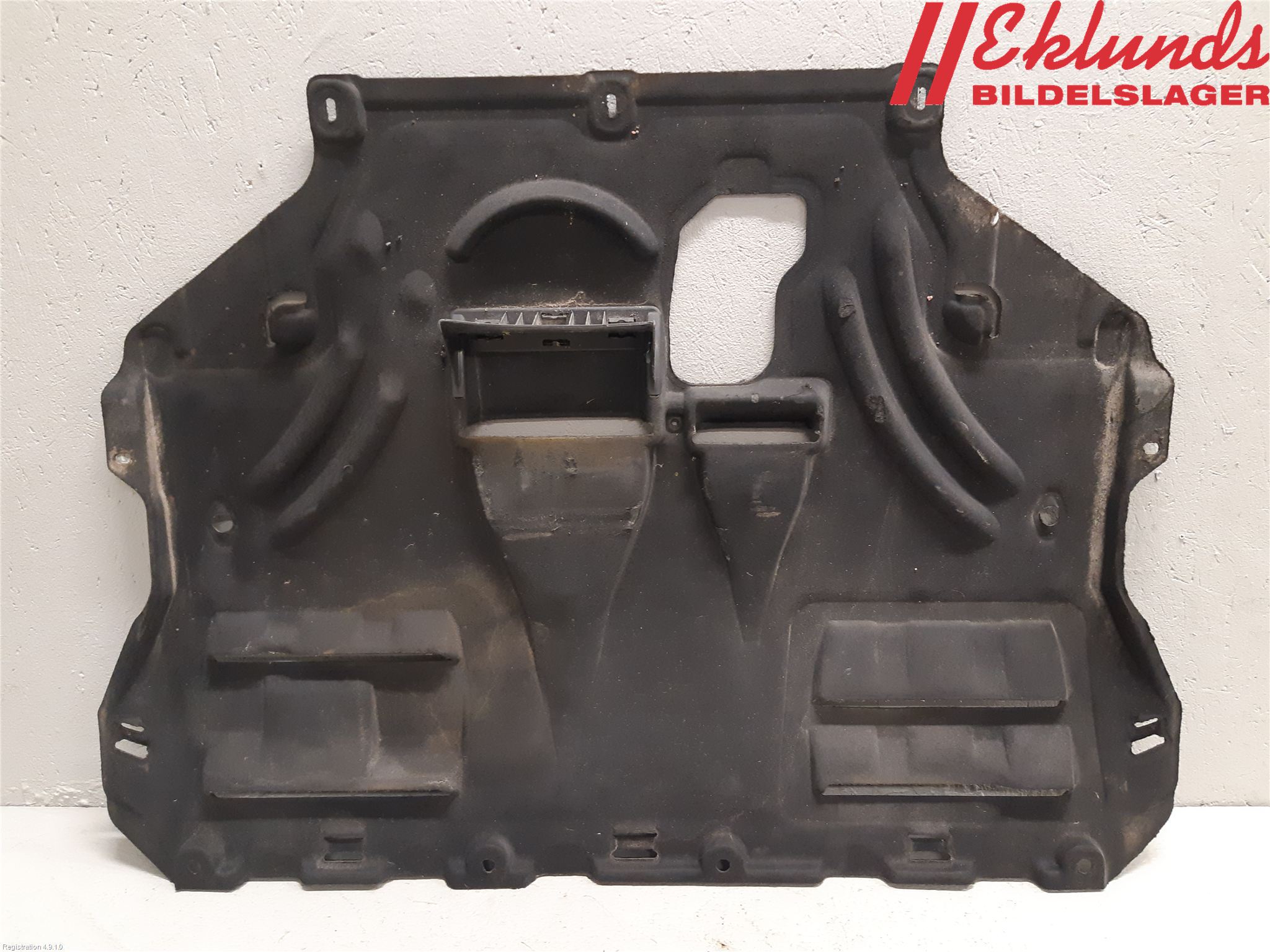 Ford KUGA 17-19 Hasplåt Plåt-Plast