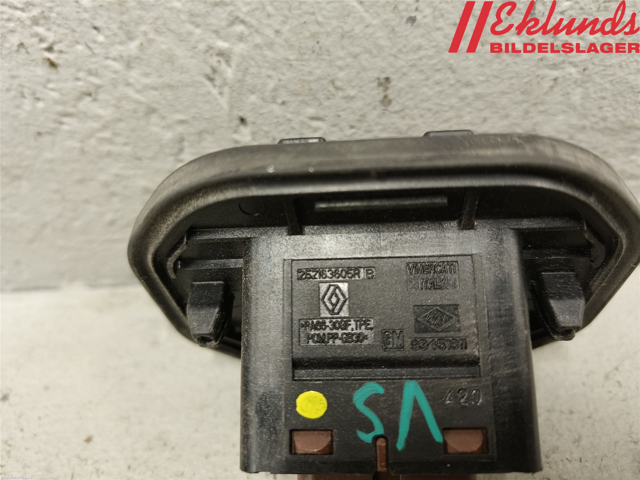 Renault TRAFIC/E-TECH 15- Centrallåskontakt Vid Lås