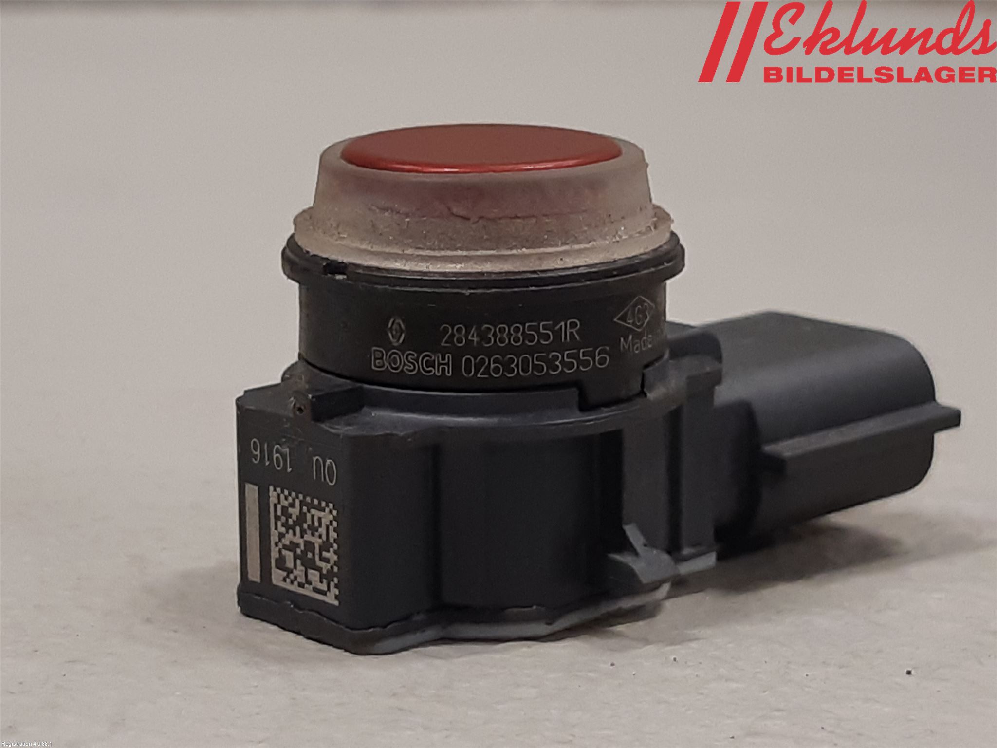 Dacia DUSTER 18-24 Parkeringshjälp Frontsensor