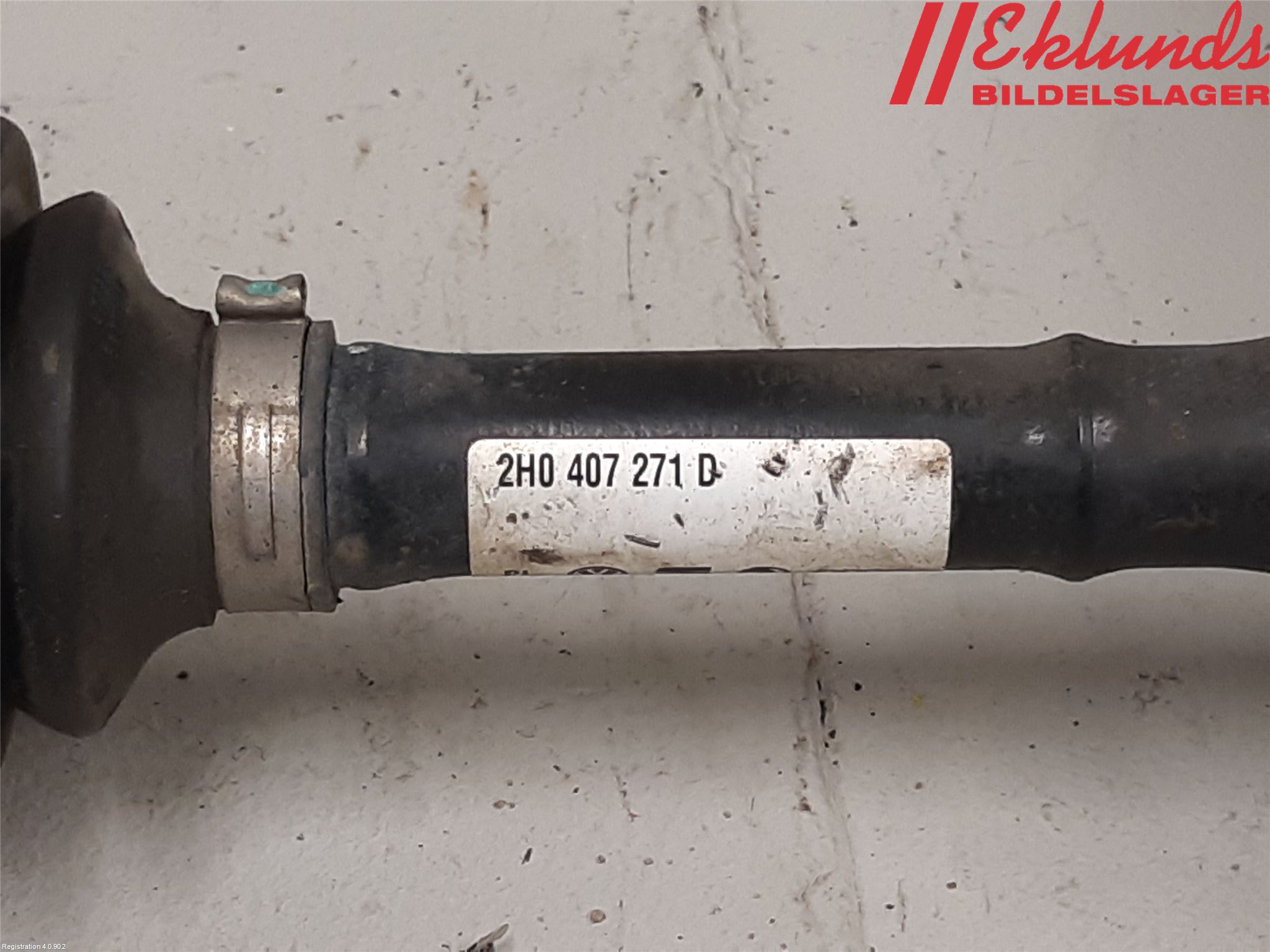 Volkswagen VW AMAROK 2H 10-22 Drivaxel Fram Höger