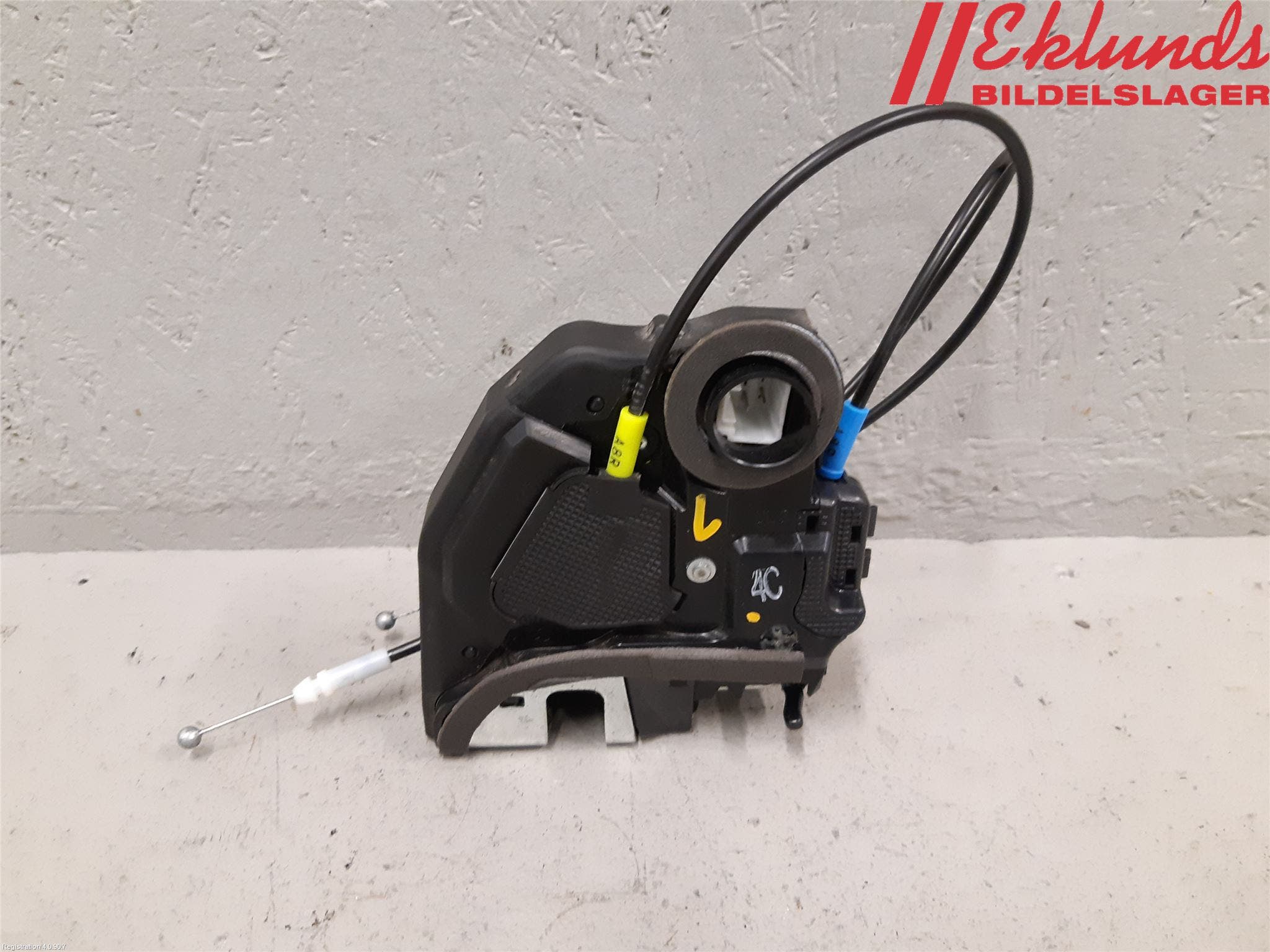 Toyota AURIS 13-19 Låskista-Dörrlås