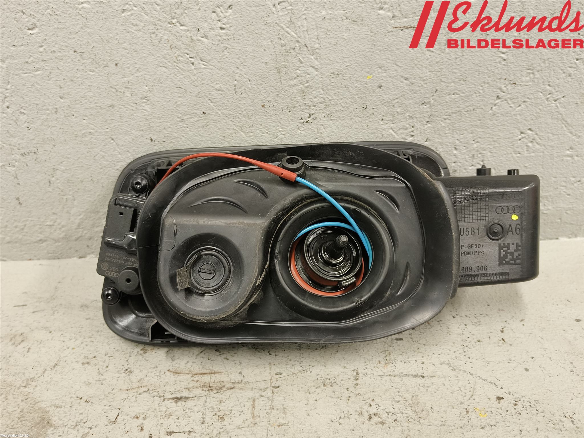 Audi A6 F2/C8 19- Tanklucka