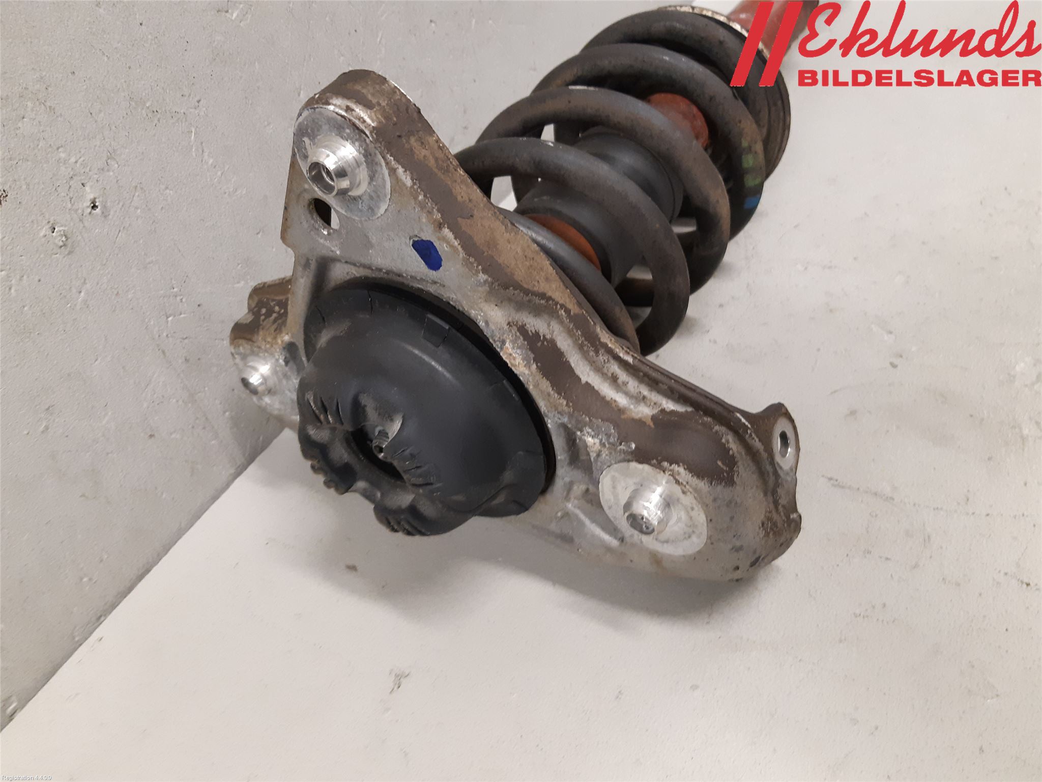 Audi A4/S4 05-07 Fjäderben Fram Vänster