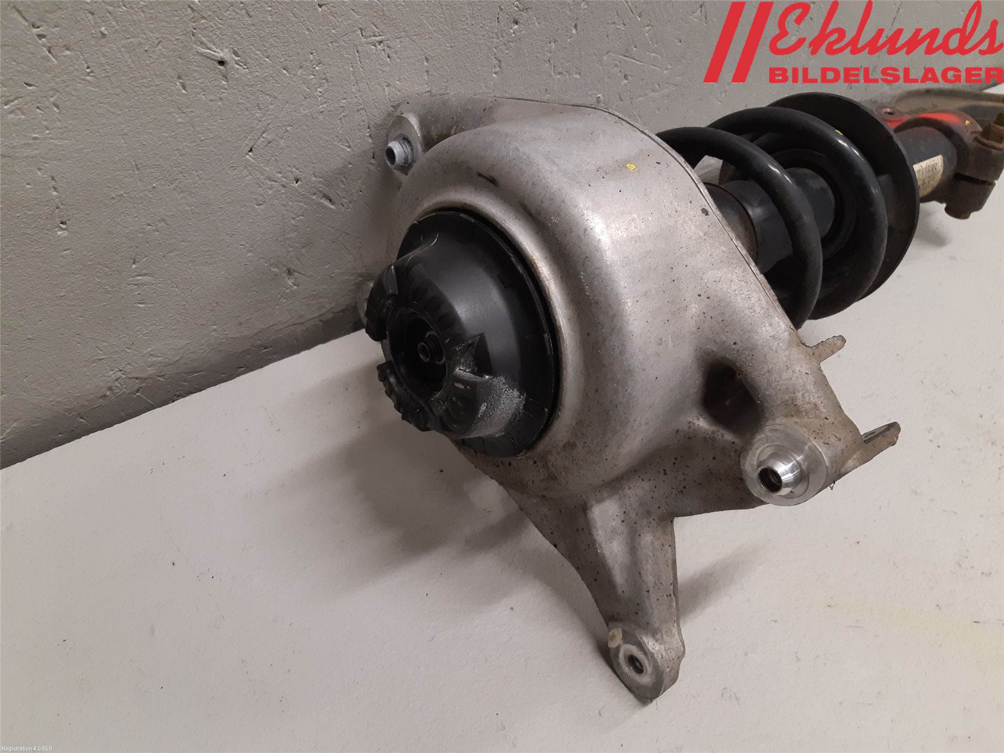 Audi A4 12-15 Fjäderben Fram Vänster