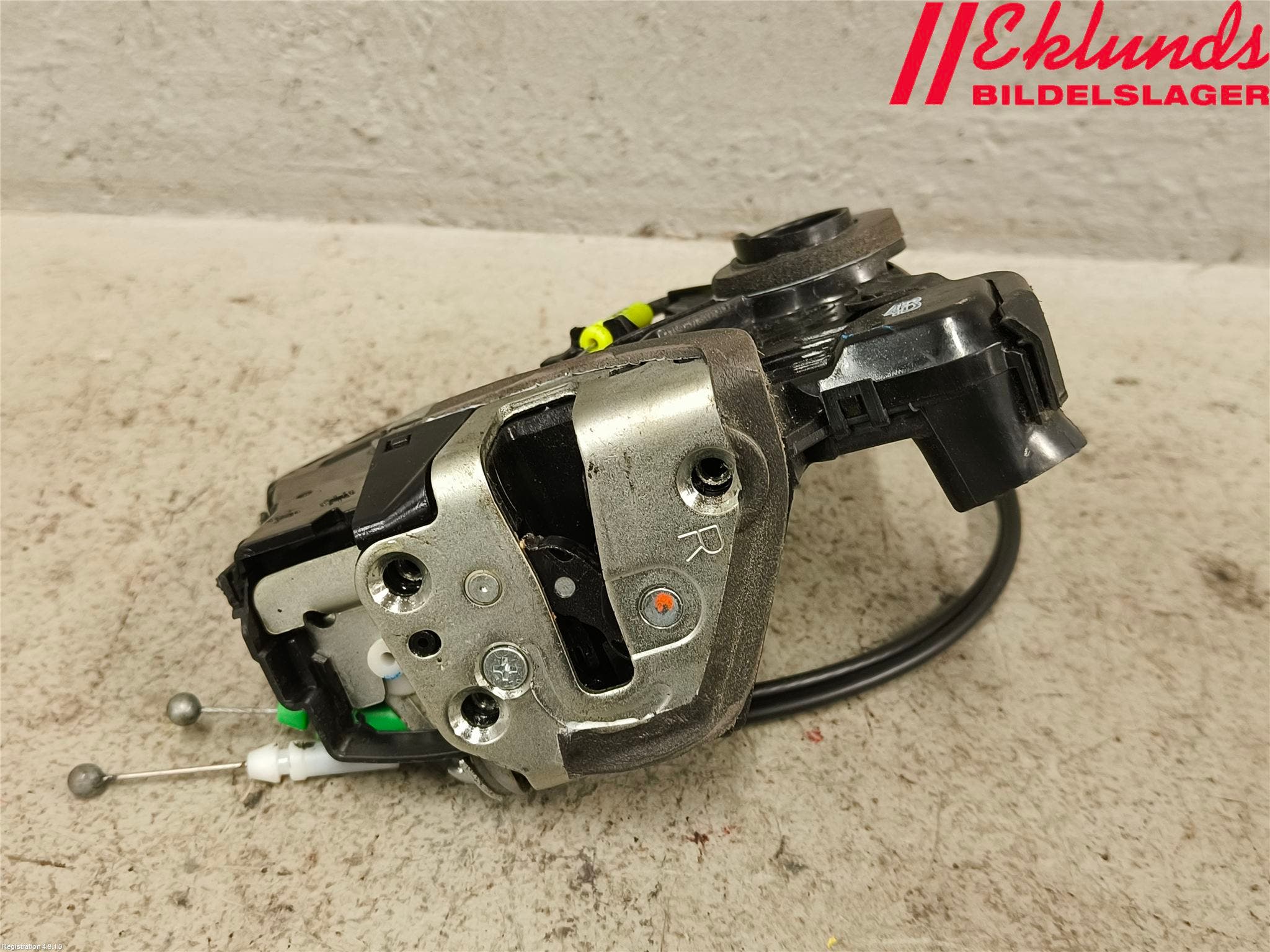 Toyota AURIS 13-19 Låskista-Dörrlås