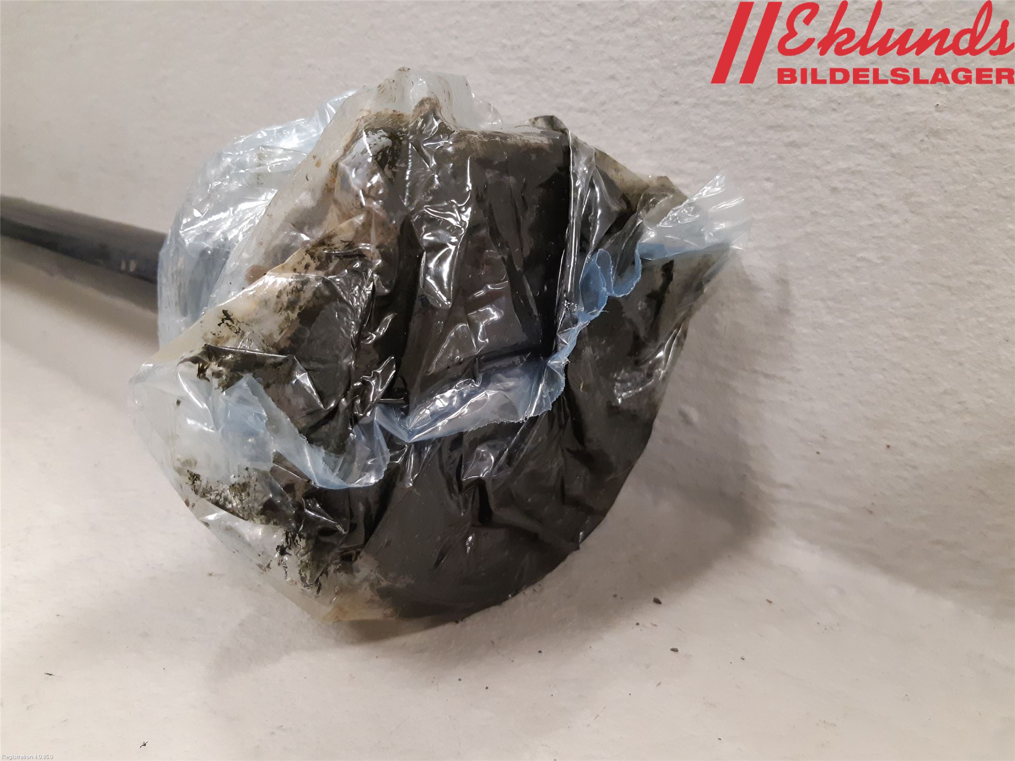 Volkswagen VW PASSAT 15-19 Drivaxel Bak Vänster