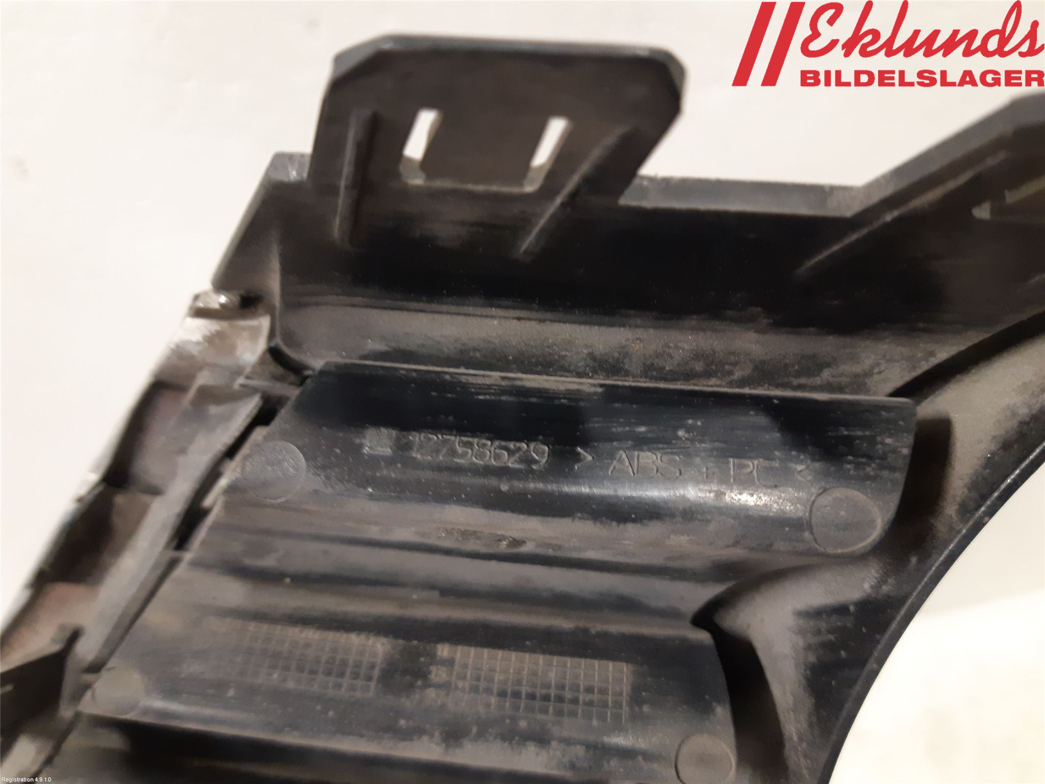 Saab 9-5     06-10 Grilldel Höger