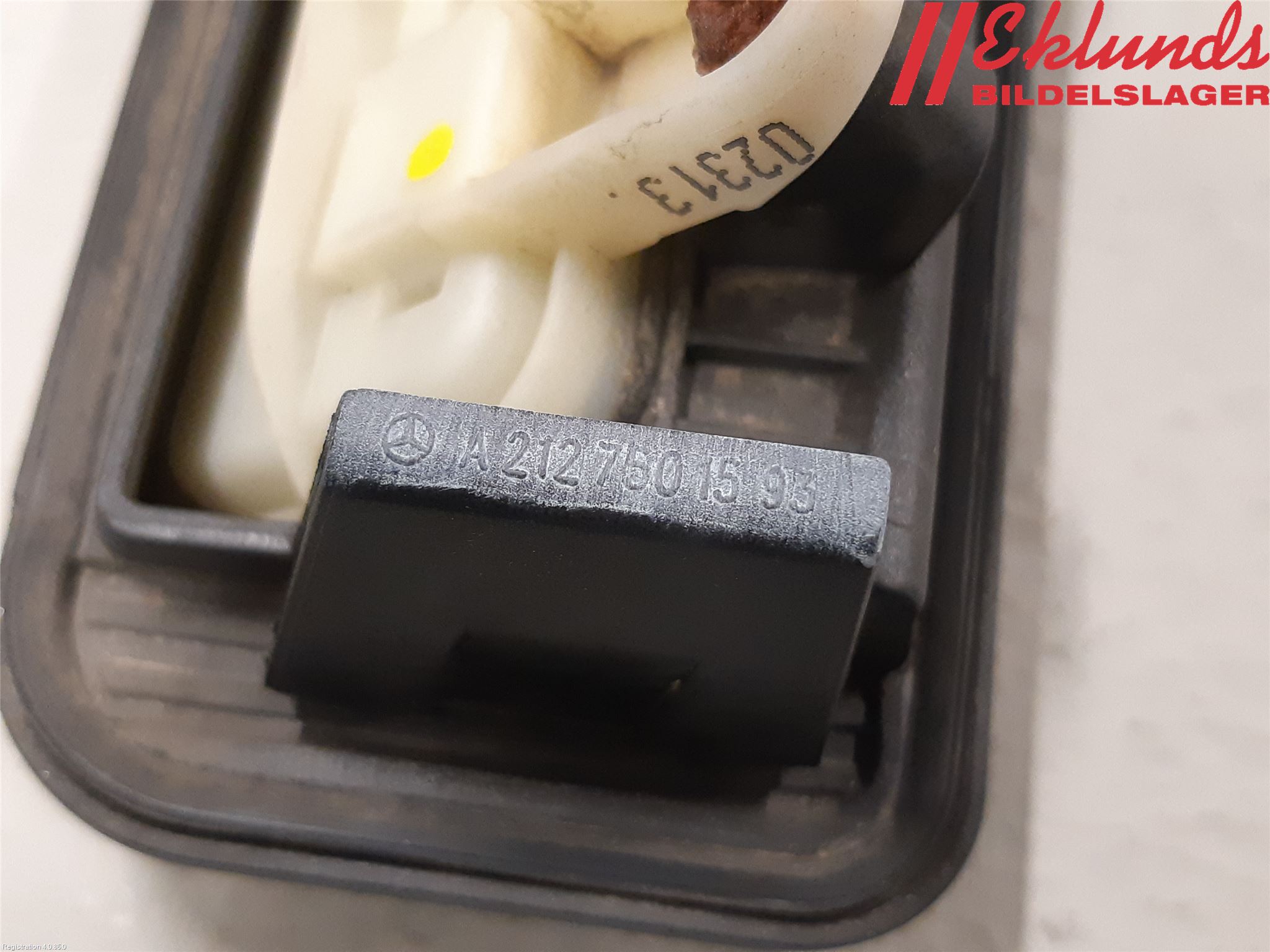 Mercedes-Benz MB E-KLASS (W212) 09-16 Bakluckehandtag