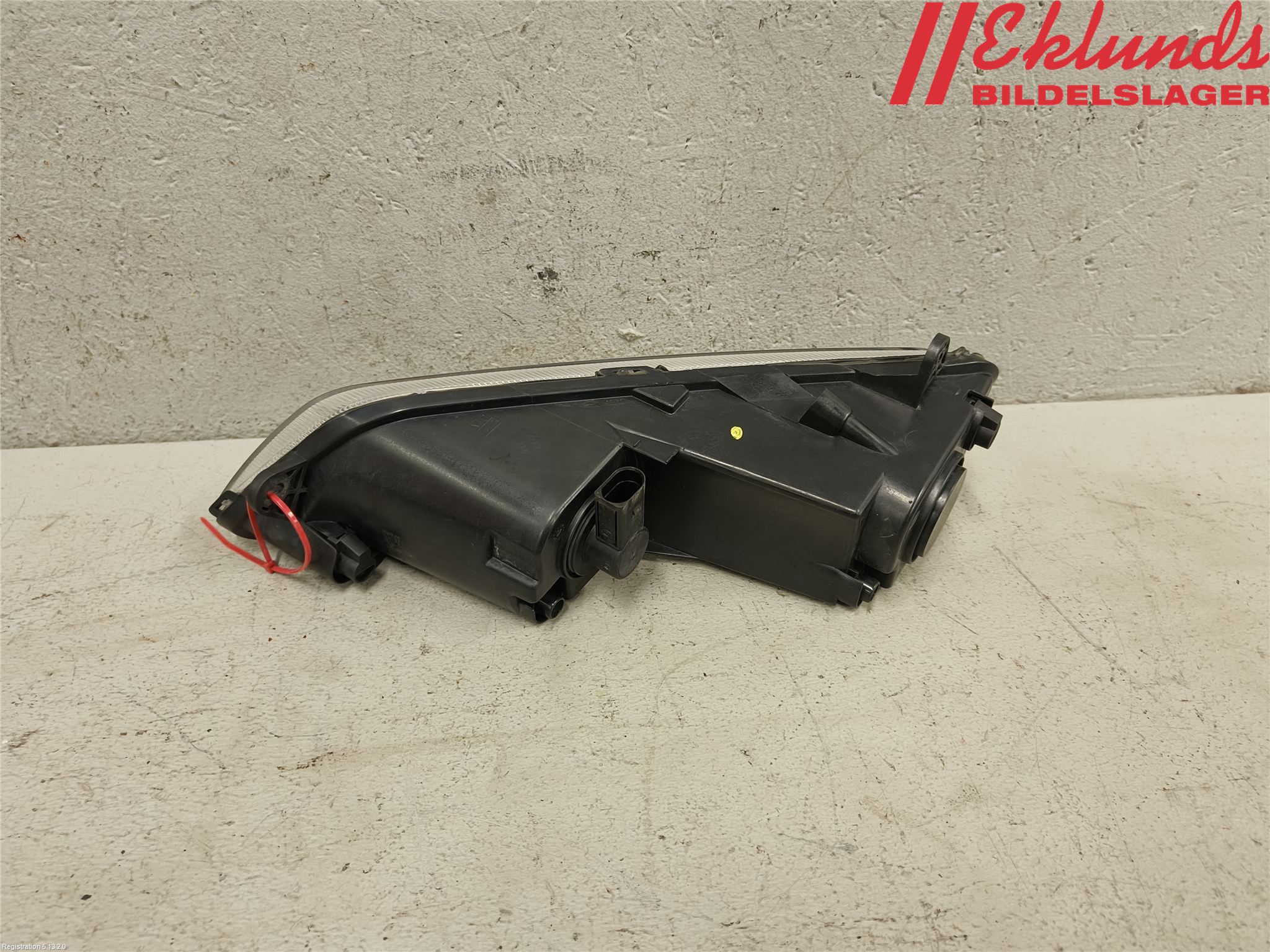 Volkswagen VW PASSAT 11-14 Dimljus-Varselljus Fram