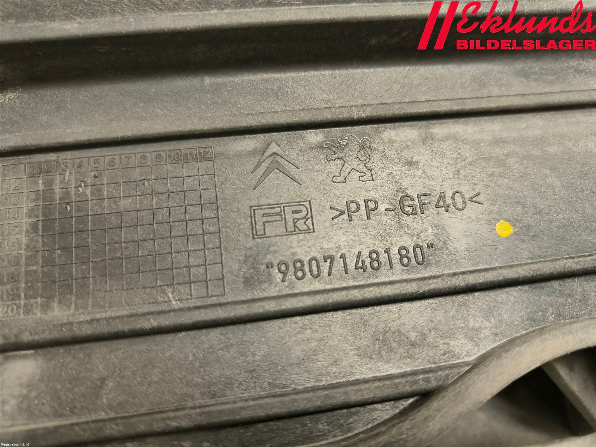 Peugeot 308 14-21 Frontplåt