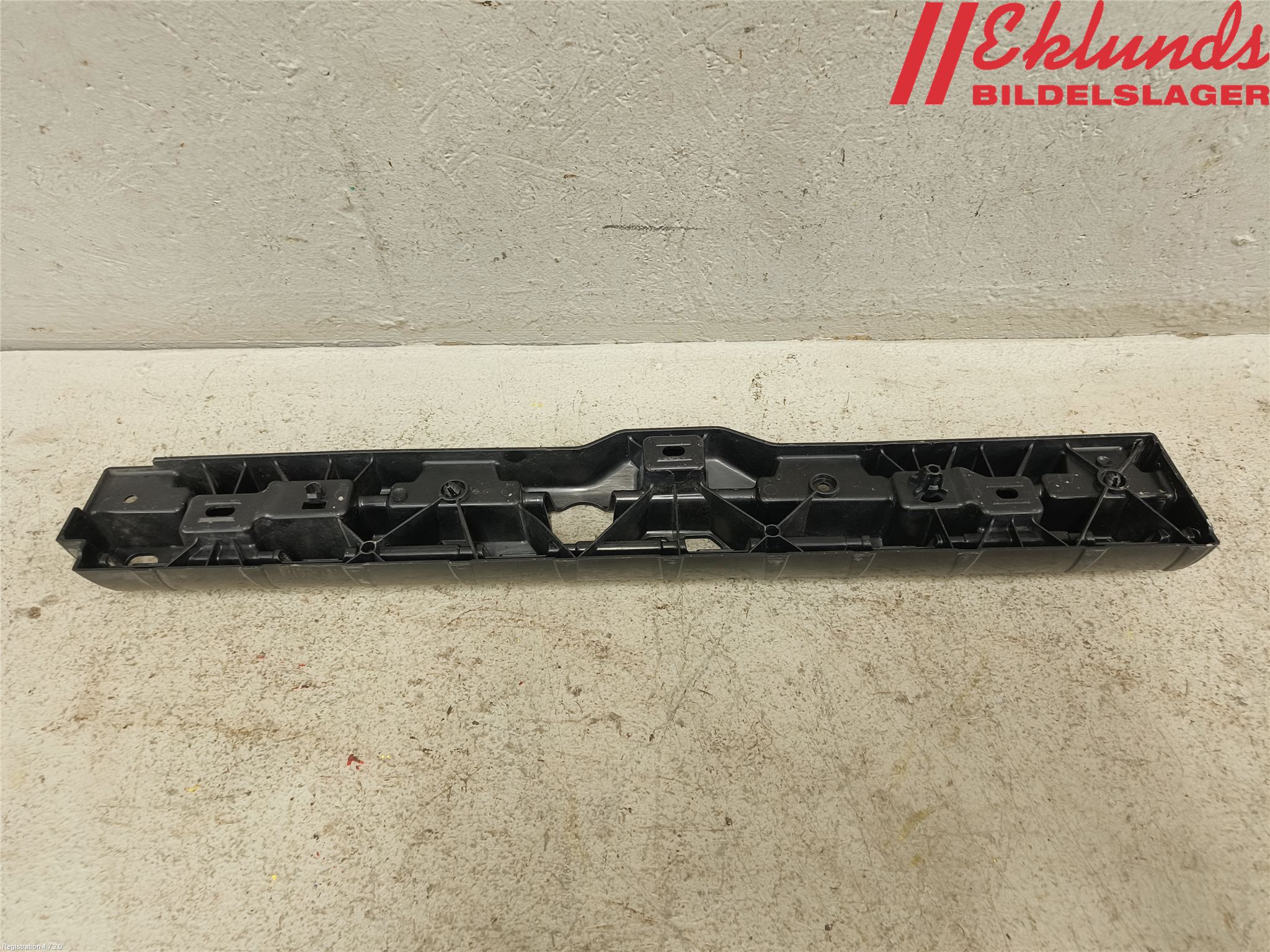 BMW 5 G30/G31/F90 17-23 Sidokjol Vä