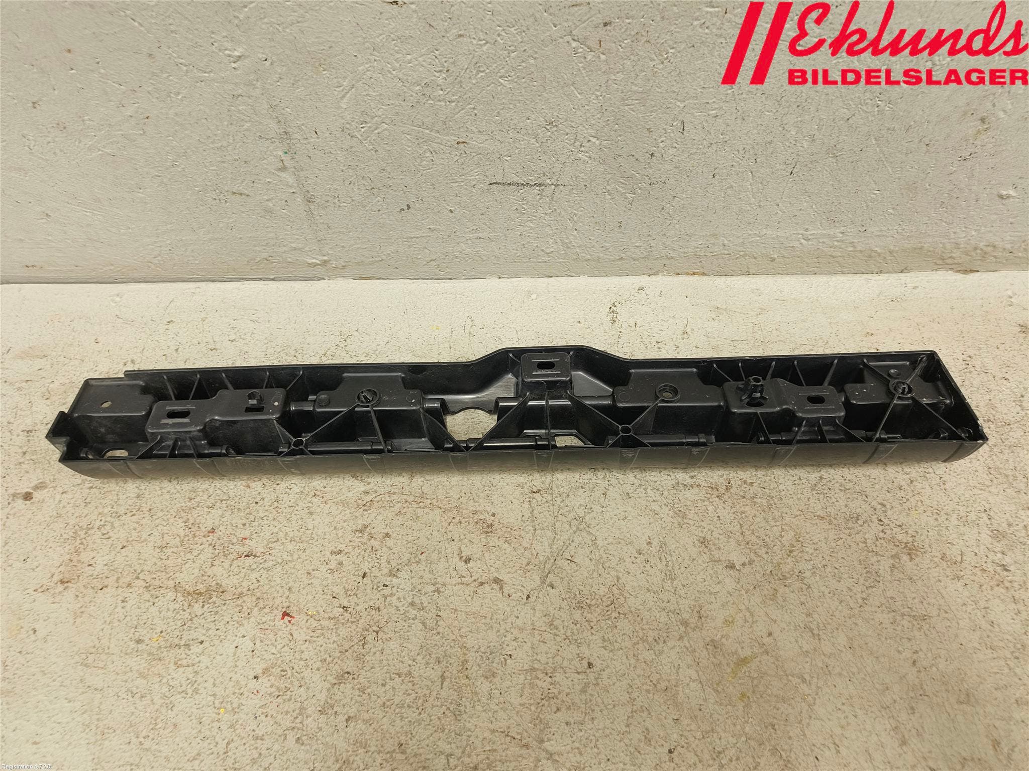 BMW 5 G30/G31/F90 17-23 Sidokjol Vä