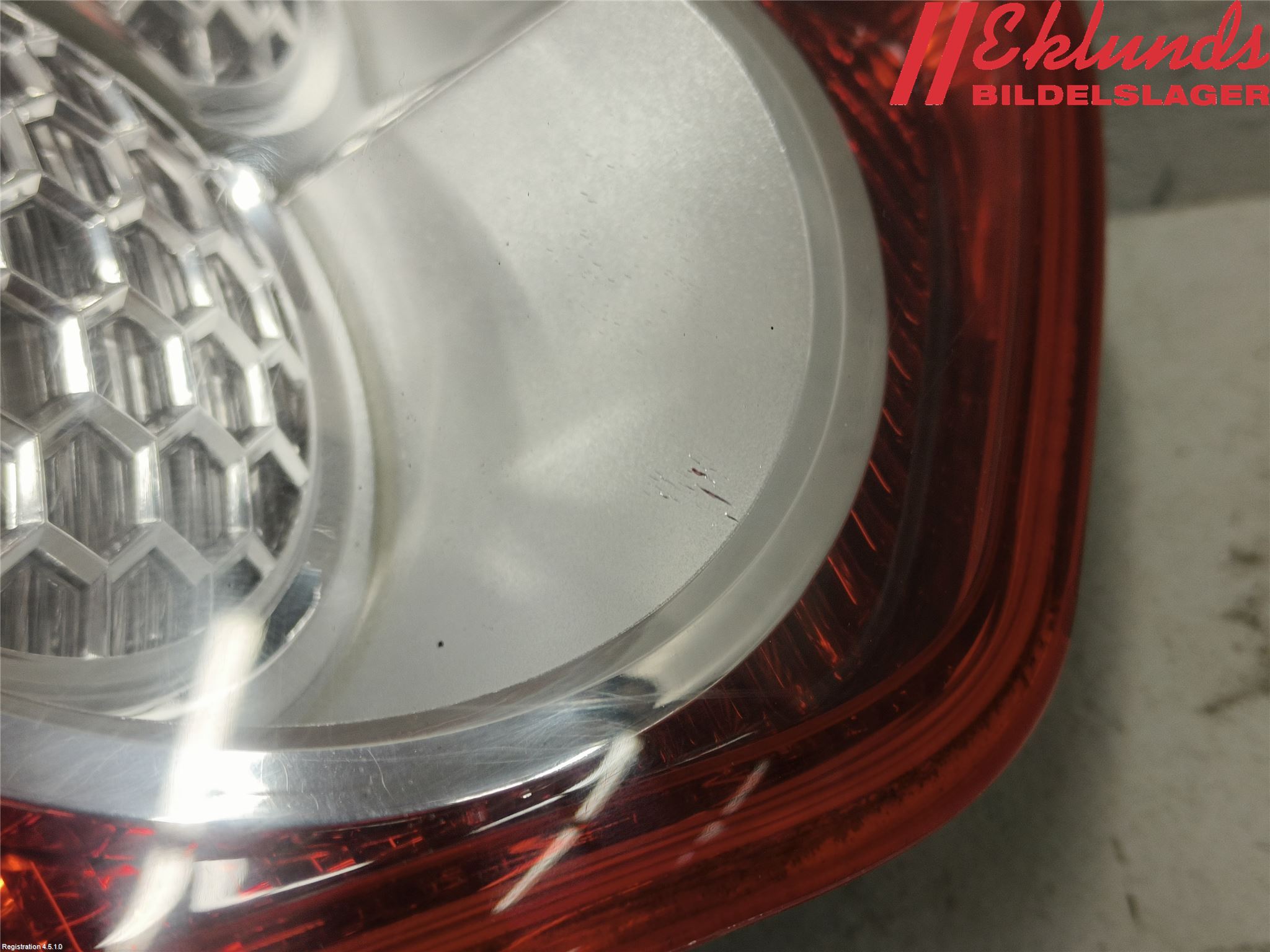 Ford KUGA 08-12 Bakljus Lucka Vä