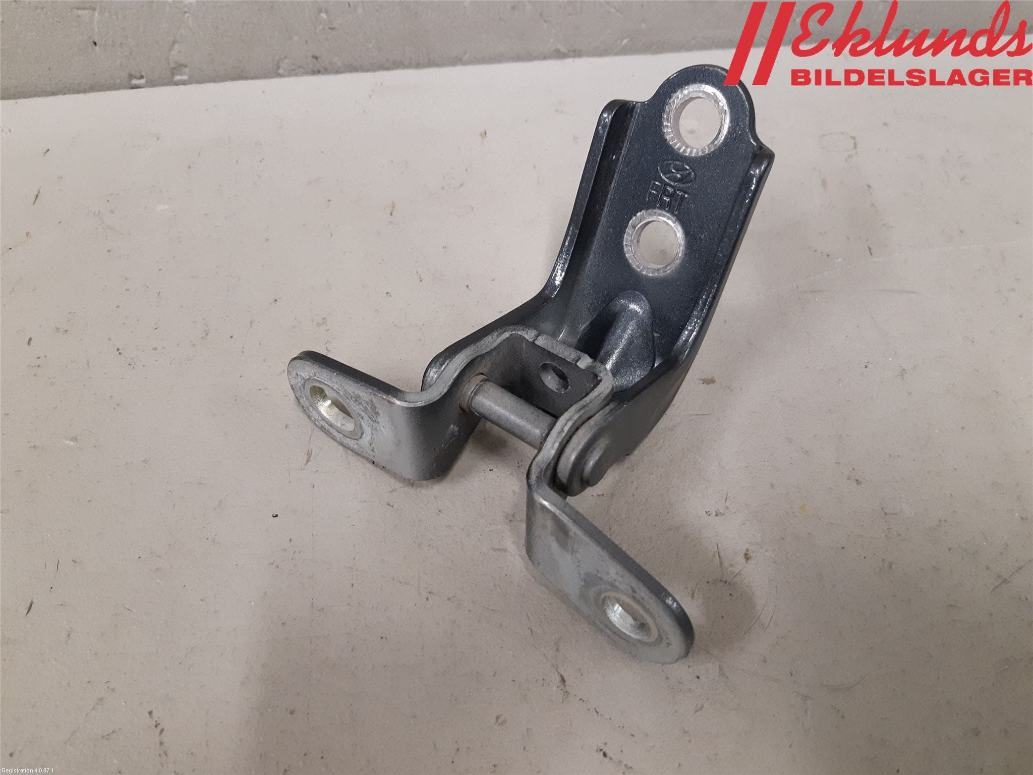 Hyundai i40 08-15 Dörrgångjärn