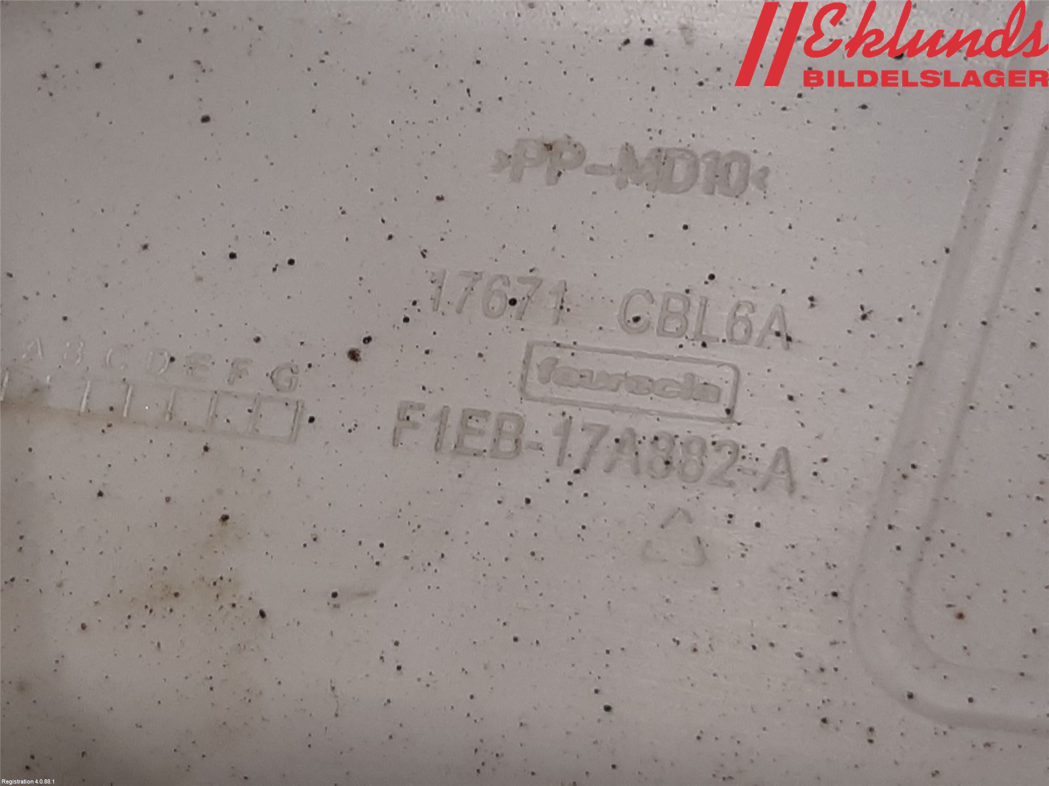 Ford FOCUS 15-18 Stötfångarfäste Bak Vä