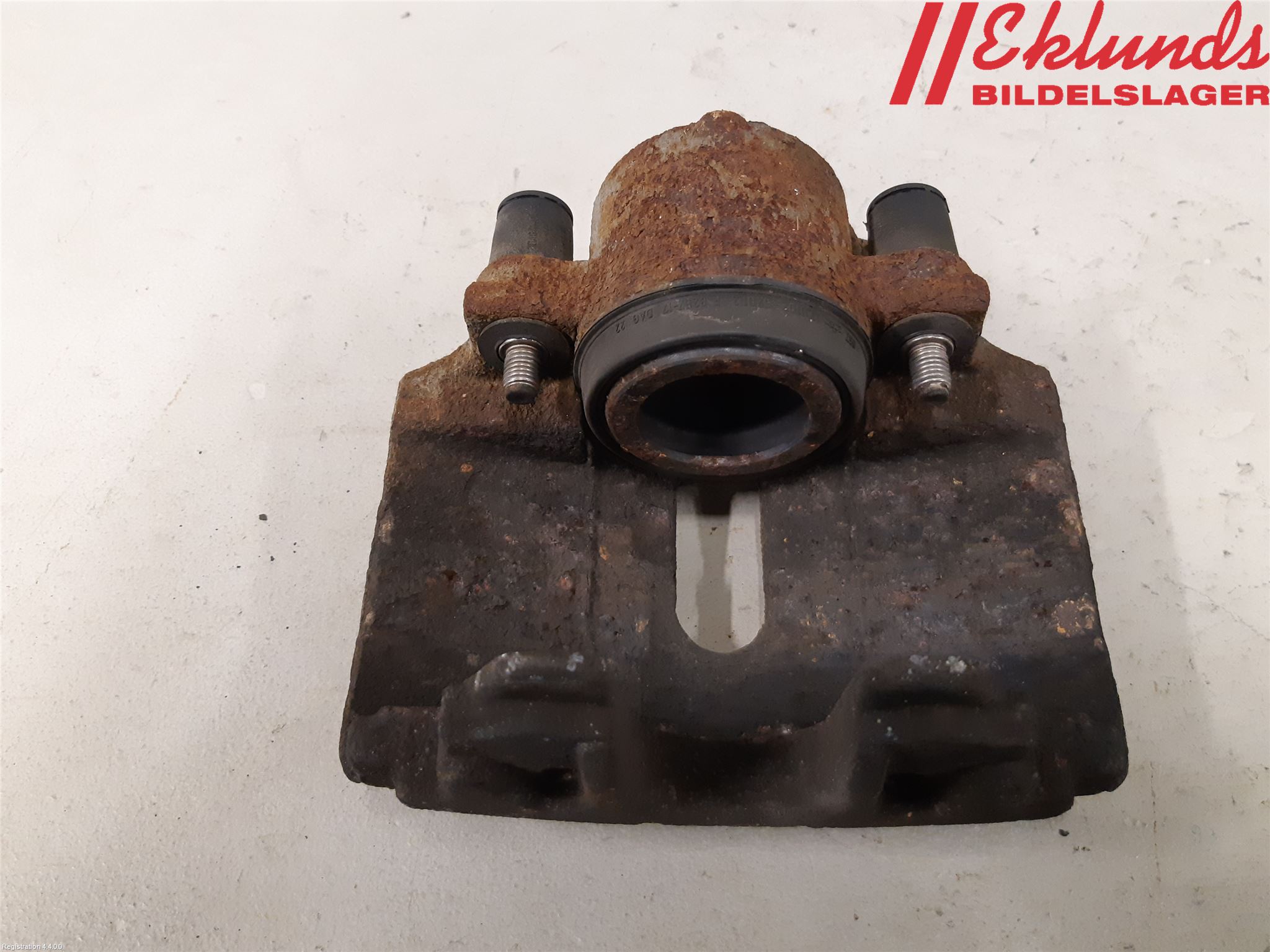 Volkswagen VW PASSAT 11-14 Bromsok Fram Höger
