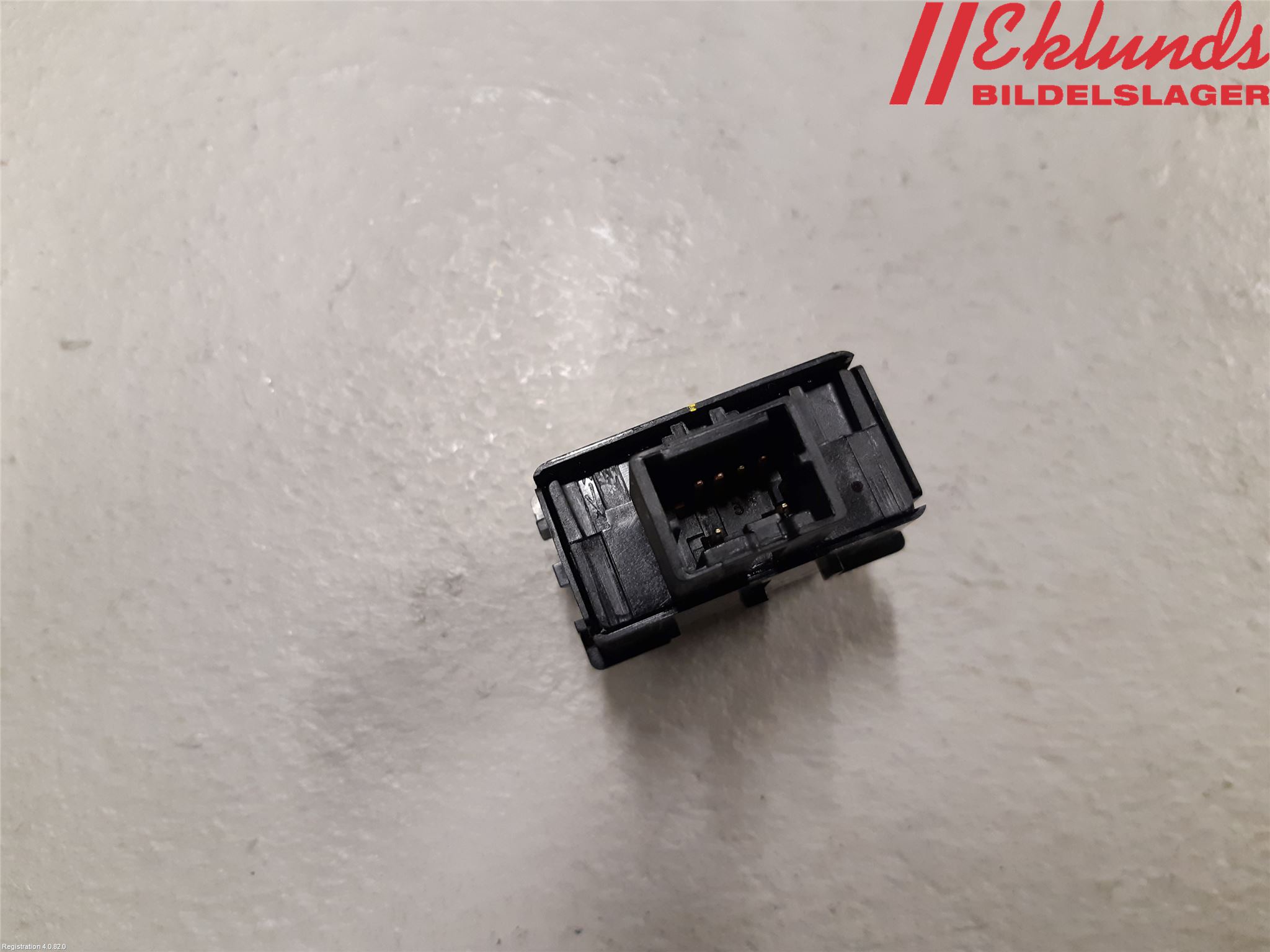 Nissan NAVARA, TREK-1 17-21 Strömställare Tanklucka