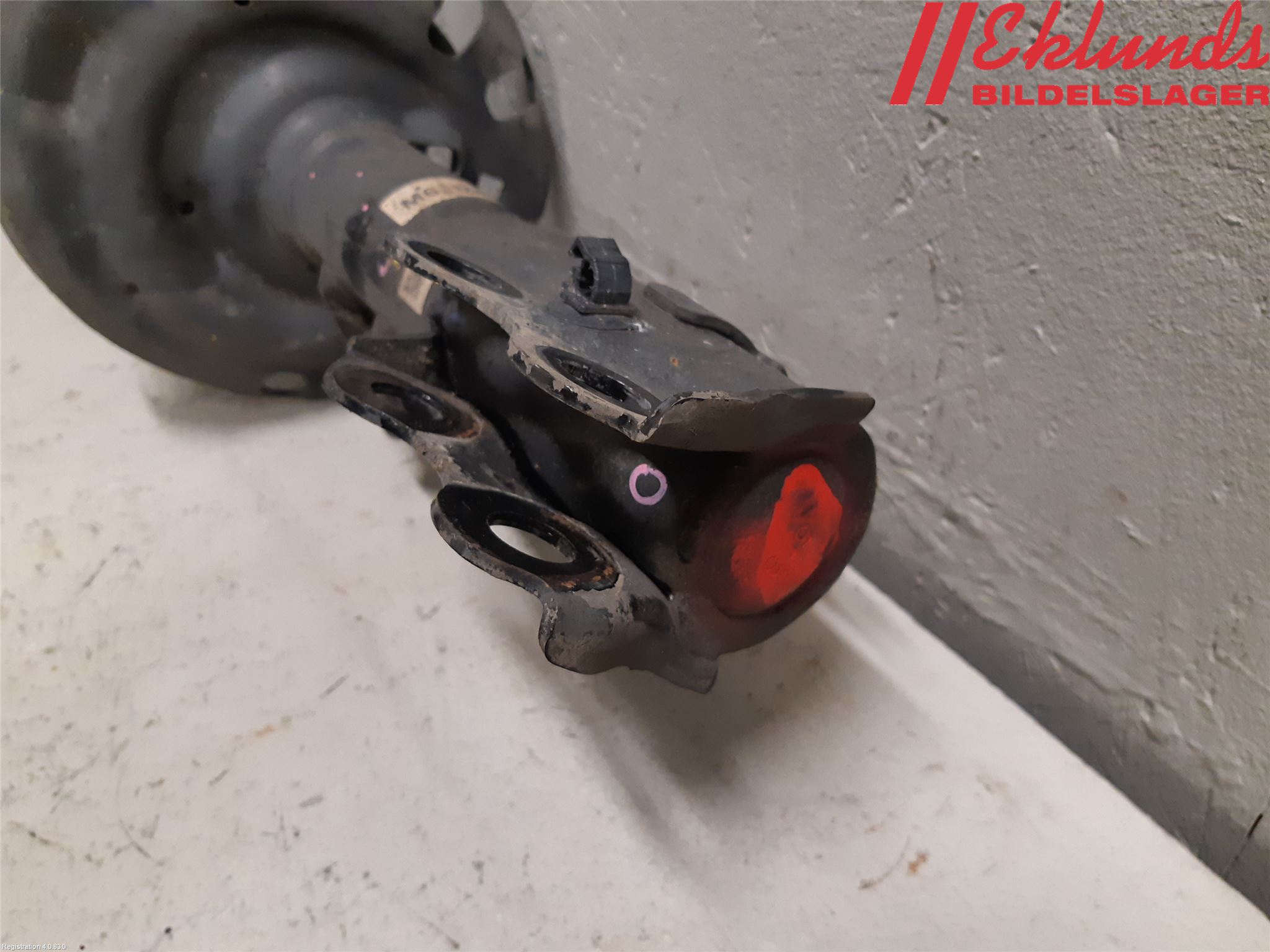 Toyota COROLLA 19- Fjäderben Fram Vänster