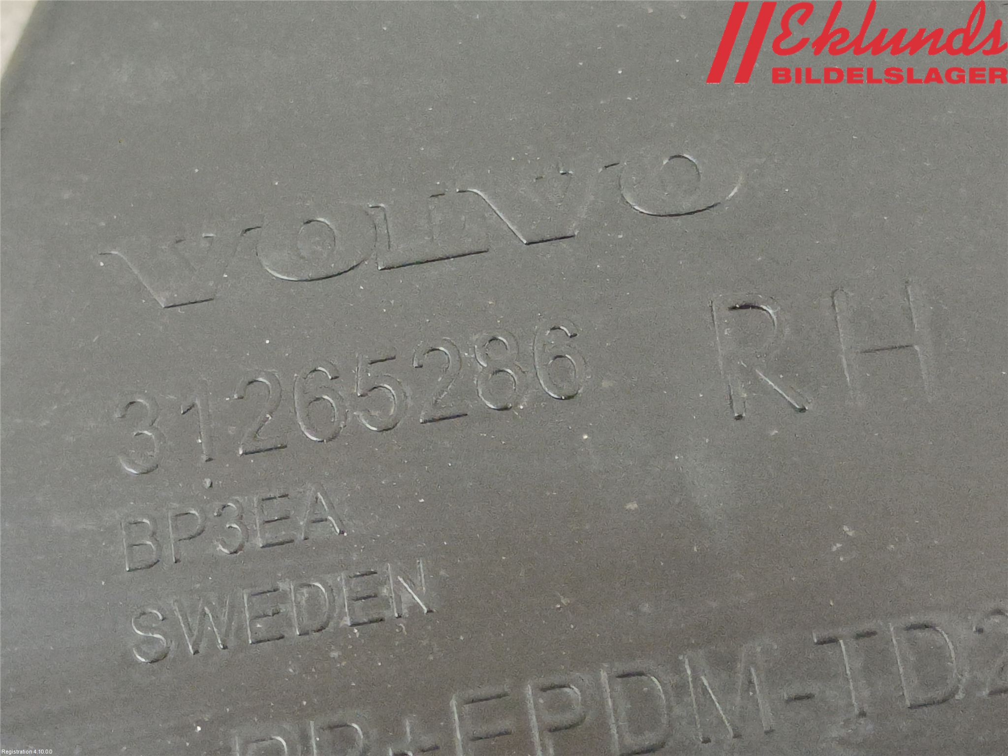 Volvo V60 11-13 Stötfångarfäste Bak Hö